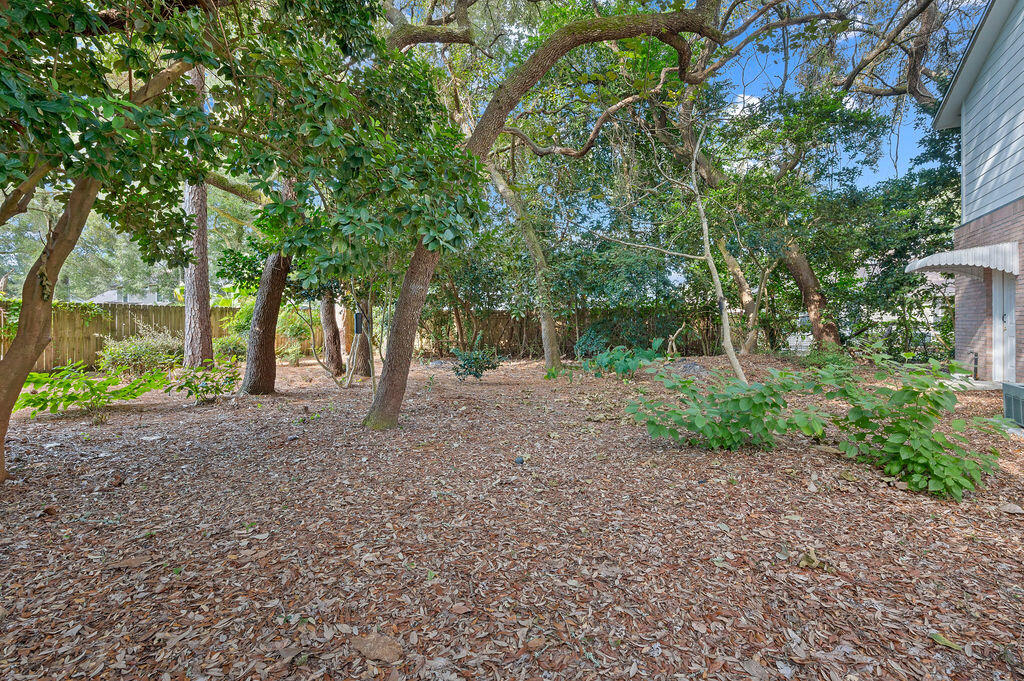 DIXON S/D N1/2 LOT 5 BLK F - Residential