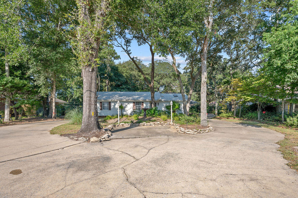 DIXON S/D N1/2 LOT 5 BLK F - Residential