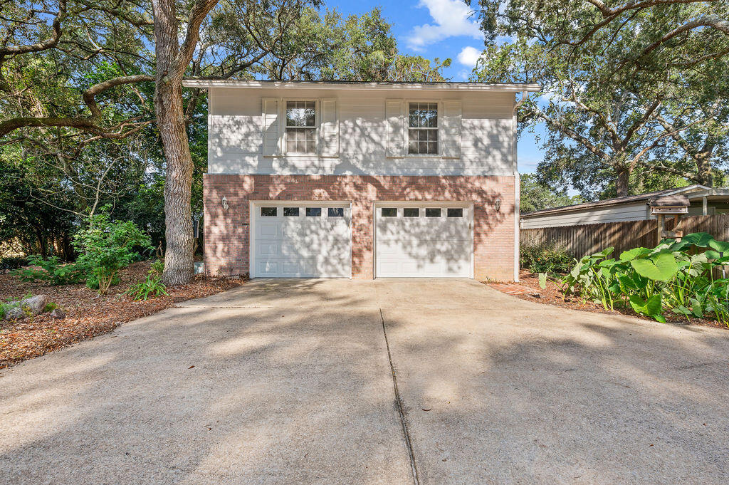DIXON S/D N1/2 LOT 5 BLK F - Residential