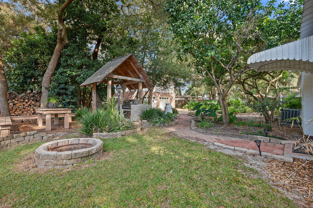 DIXON S/D N1/2 LOT 5 BLK F - Residential