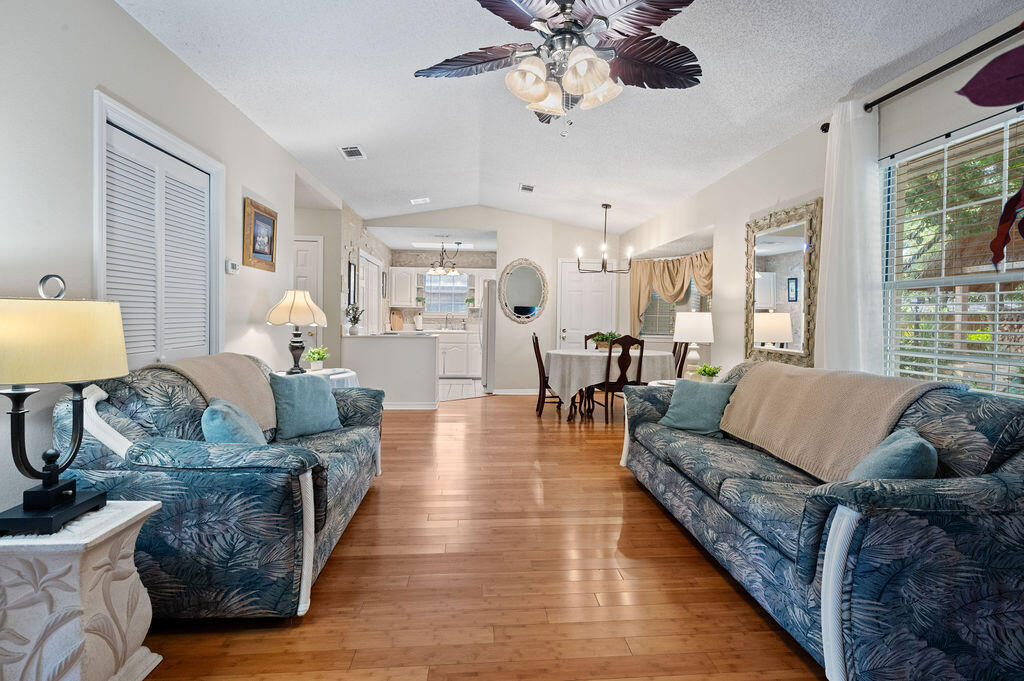 DIXON S/D N1/2 LOT 5 BLK F - Residential