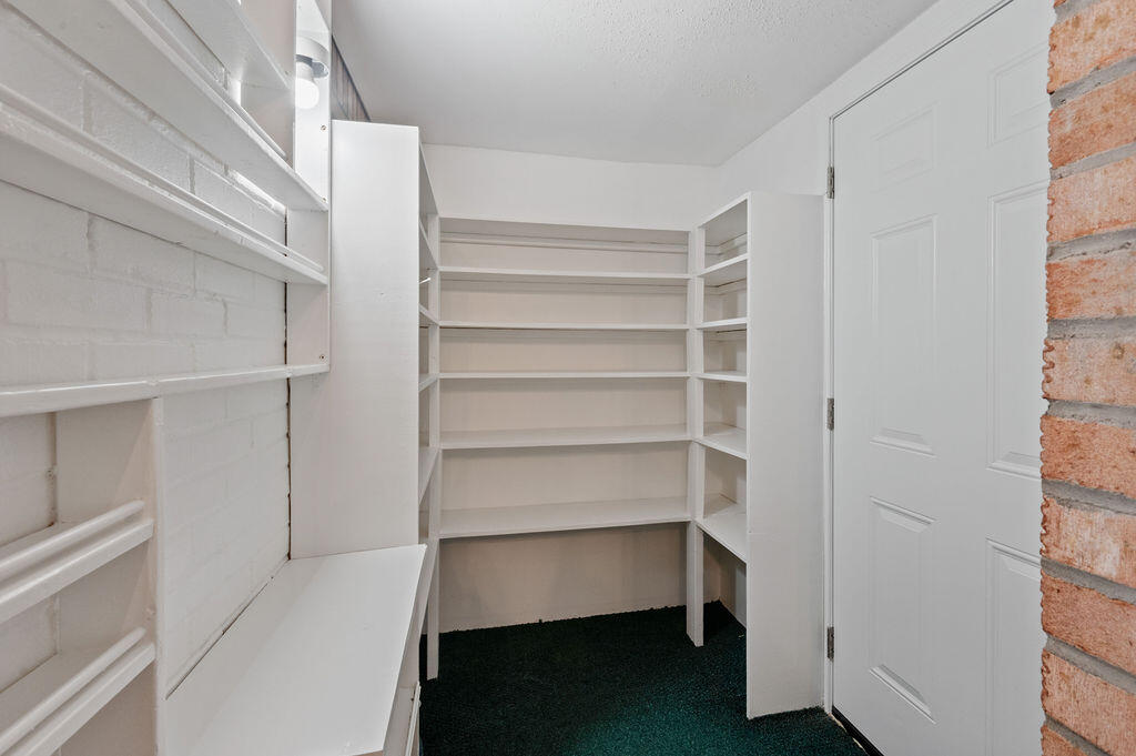 DIXON S/D N1/2 LOT 5 BLK F - Residential