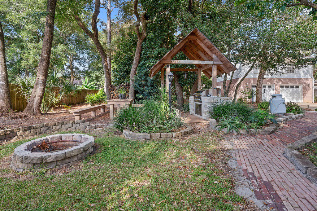 DIXON S/D N1/2 LOT 5 BLK F - Residential