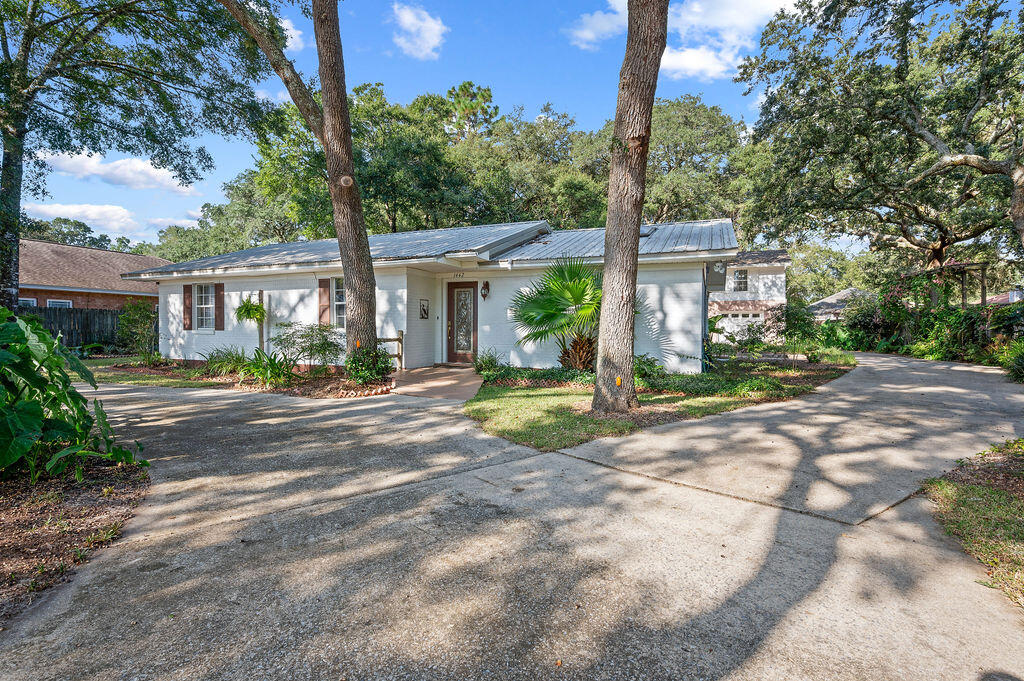 DIXON S/D N1/2 LOT 5 BLK F - Residential