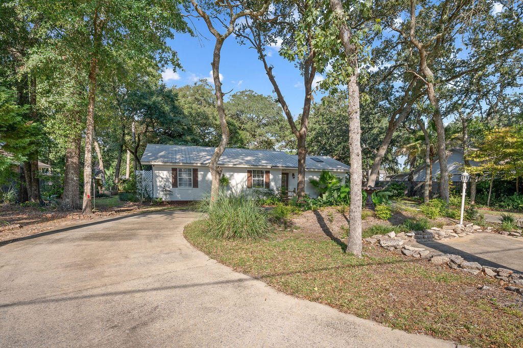 DIXON S/D N1/2 LOT 5 BLK F - Residential
