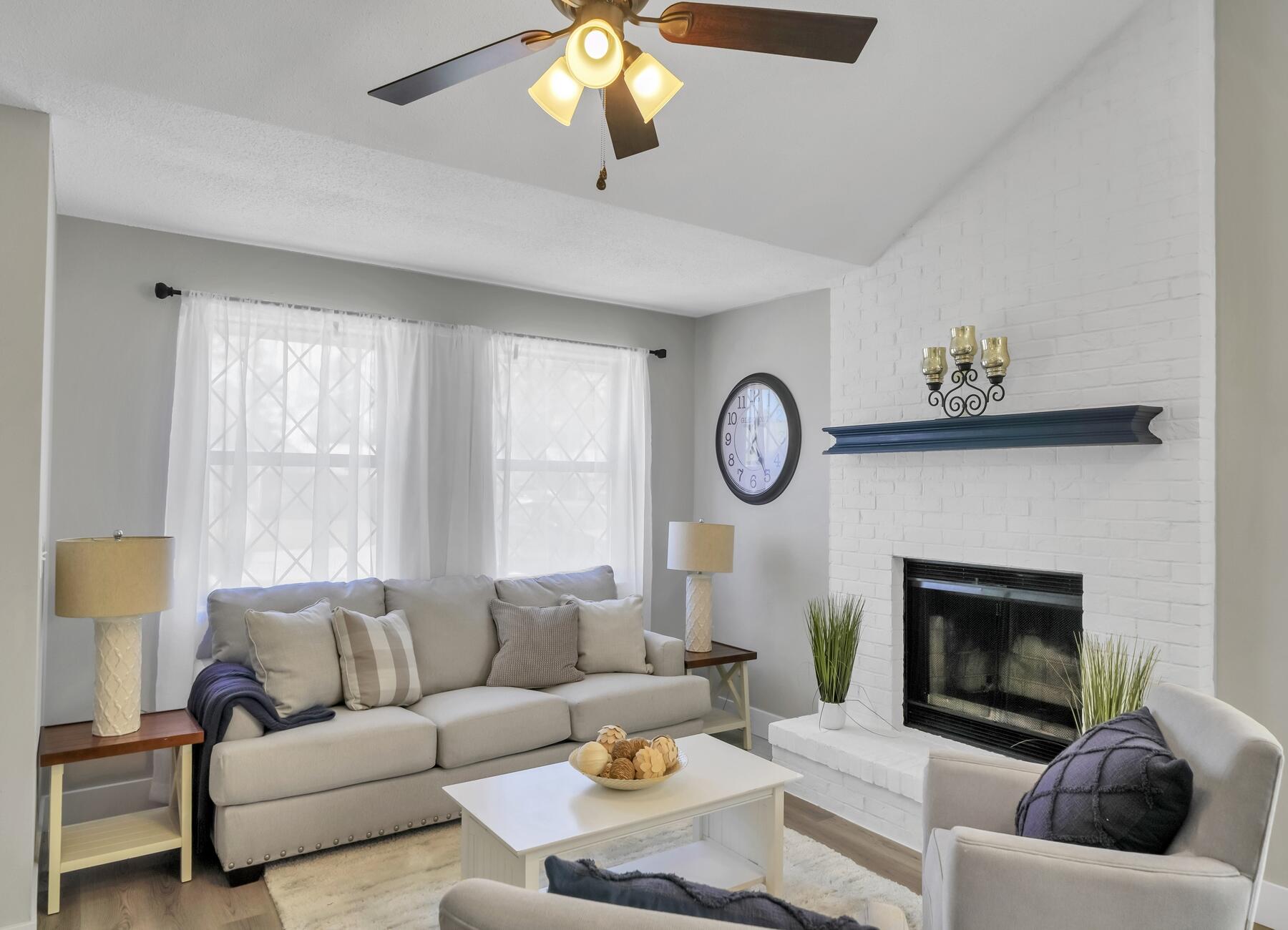 HIDDEN TRAILS PH 1 - Residential