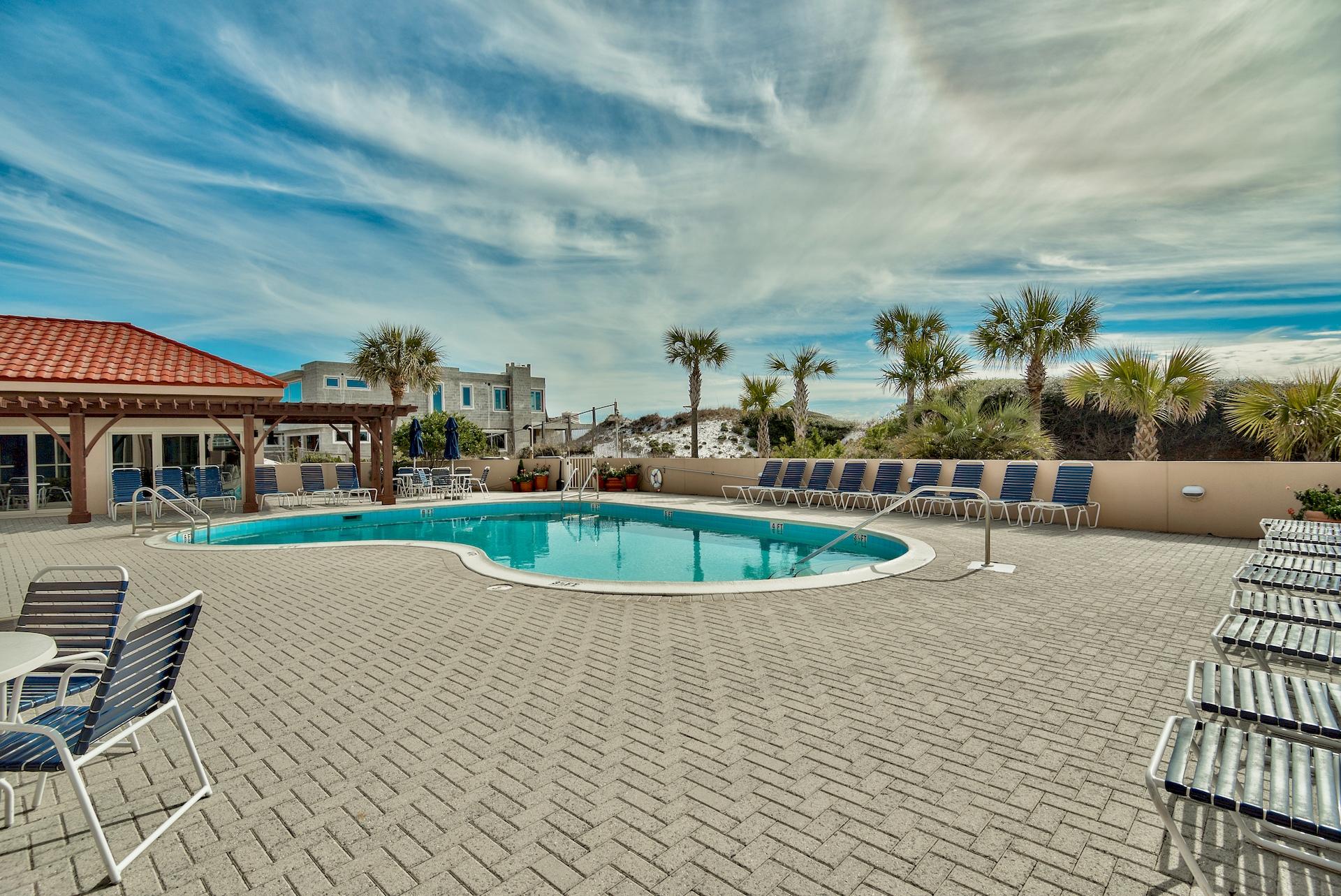 TOPS'L BEACH MANOR - Residential