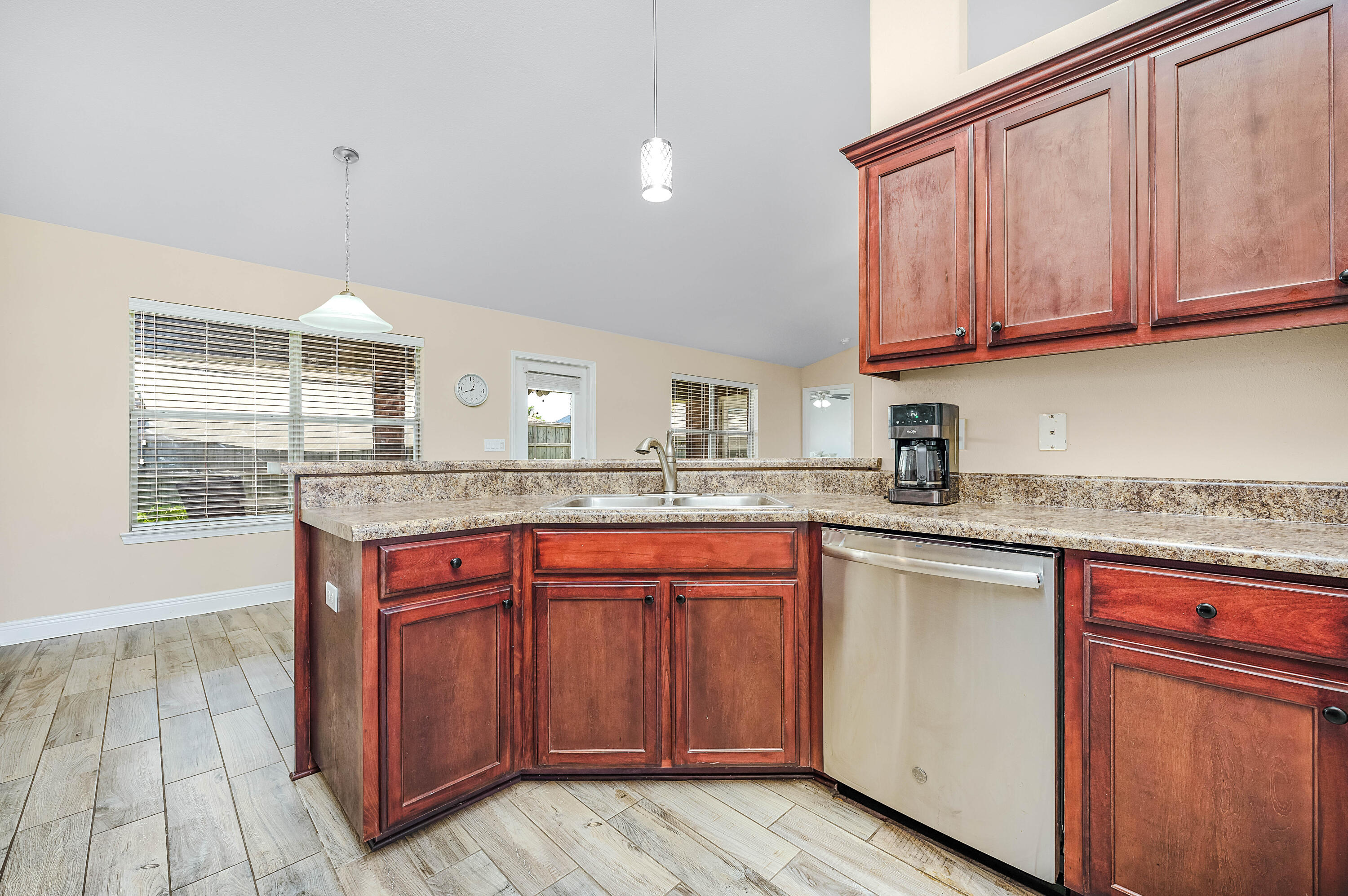 BAY PINES - Residential