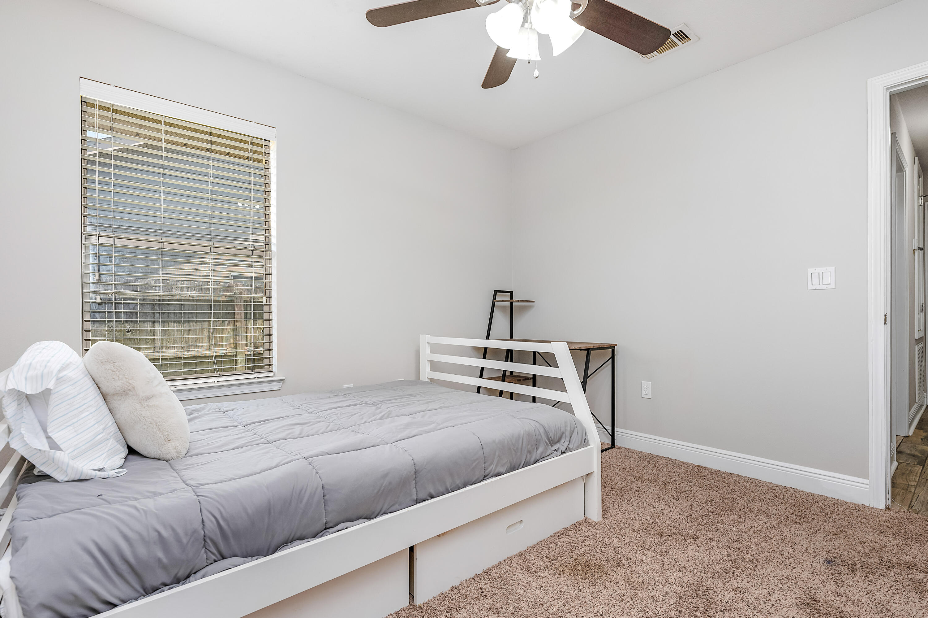 BAY PINES - Residential