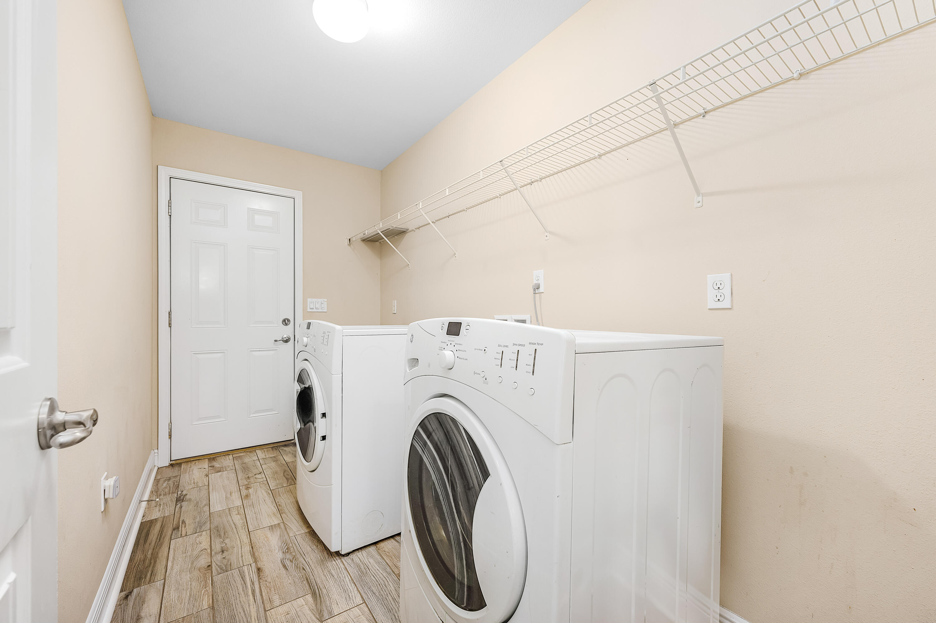 BAY PINES - Residential