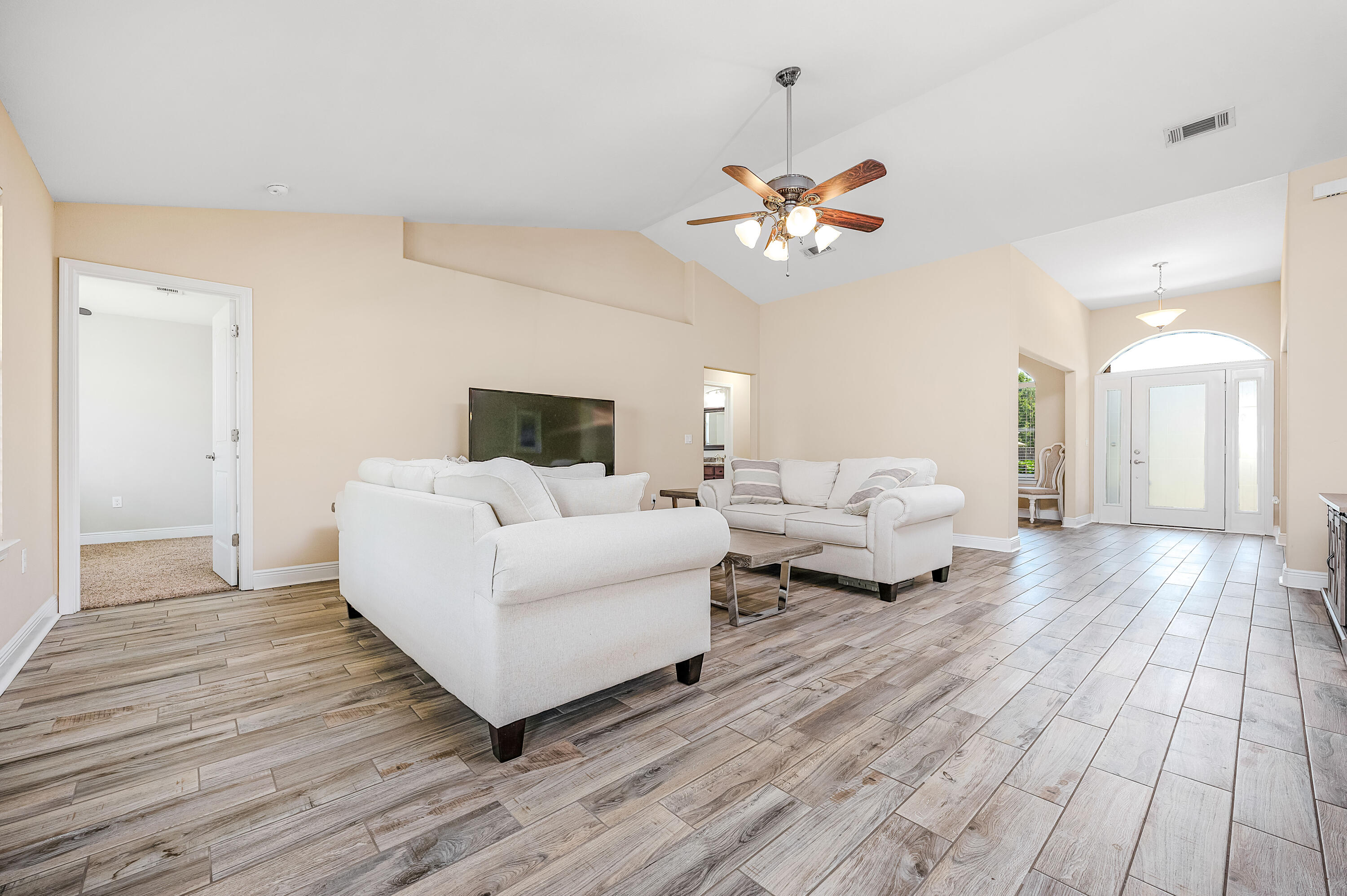 BAY PINES - Residential