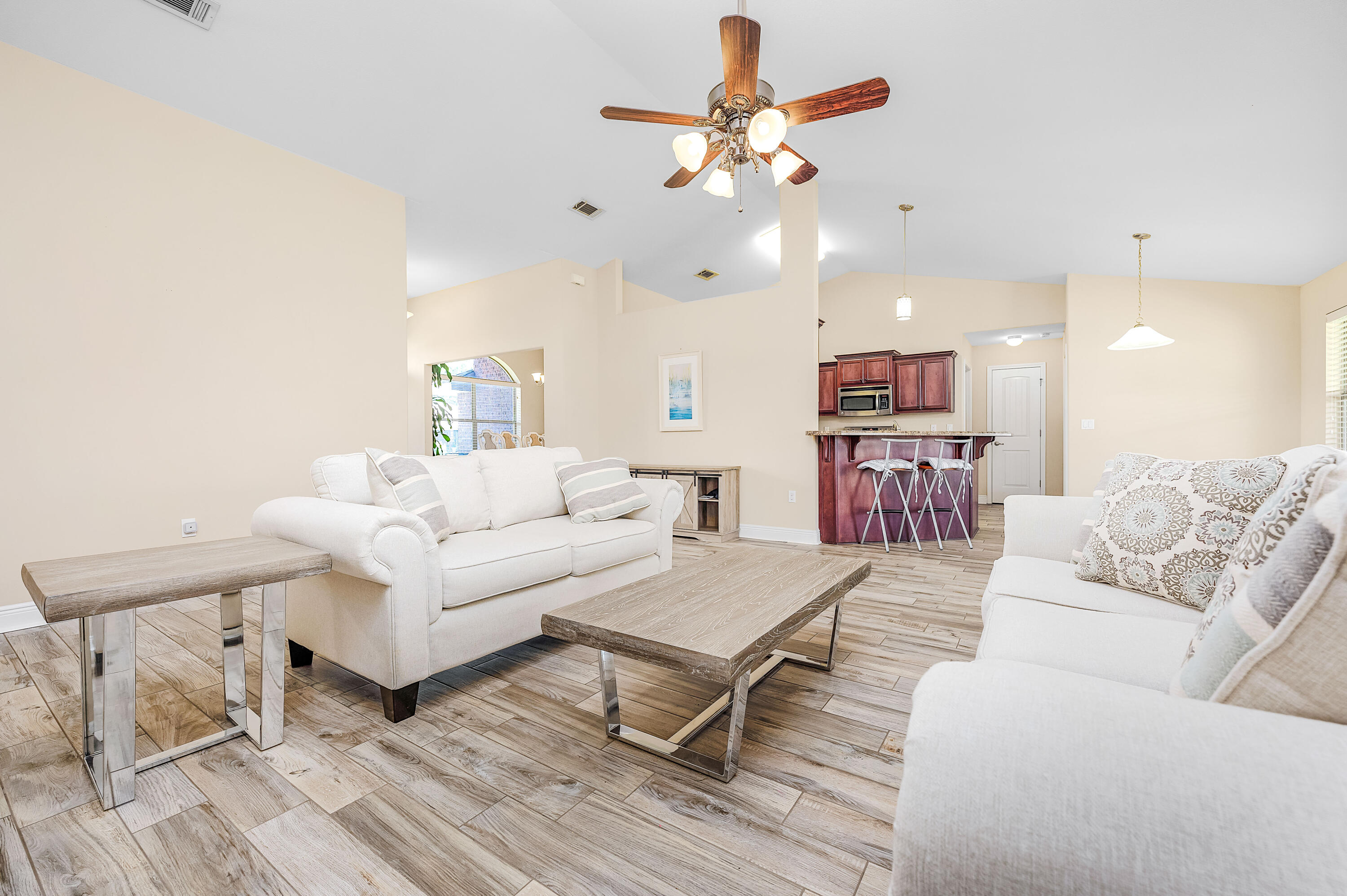 BAY PINES - Residential