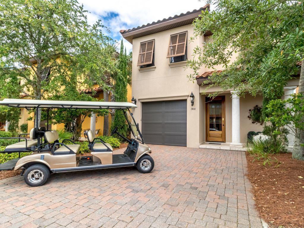 VILLA LAGO - Residential