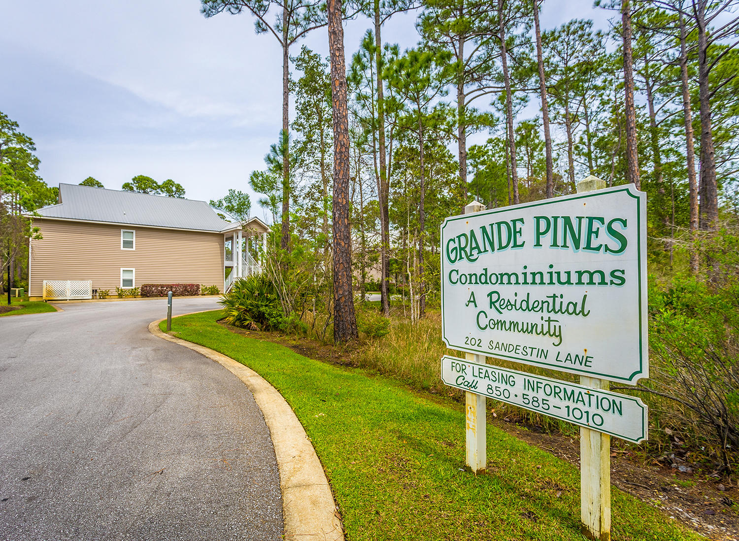 Available September 16th. SECOND FLOOR Bldg A. ''LONG TERM'' LEASE. PRIVATE COMMUNITY POOL, ALL WITHIN WALKING DISTANCE OF THE SHOPS AND RESTAURANTS OF GRAND BOULEVARD AND SANDESTIN. A SPACIOUS TWO BEDROOM, 2 BATH CONDO WITH ALL APPLIANCES. No Warranty on WASHER AND DRYER.CREDIT AND BACKGROUND CHECKS REQUIRED. Small pet under 30 lbs permitted.