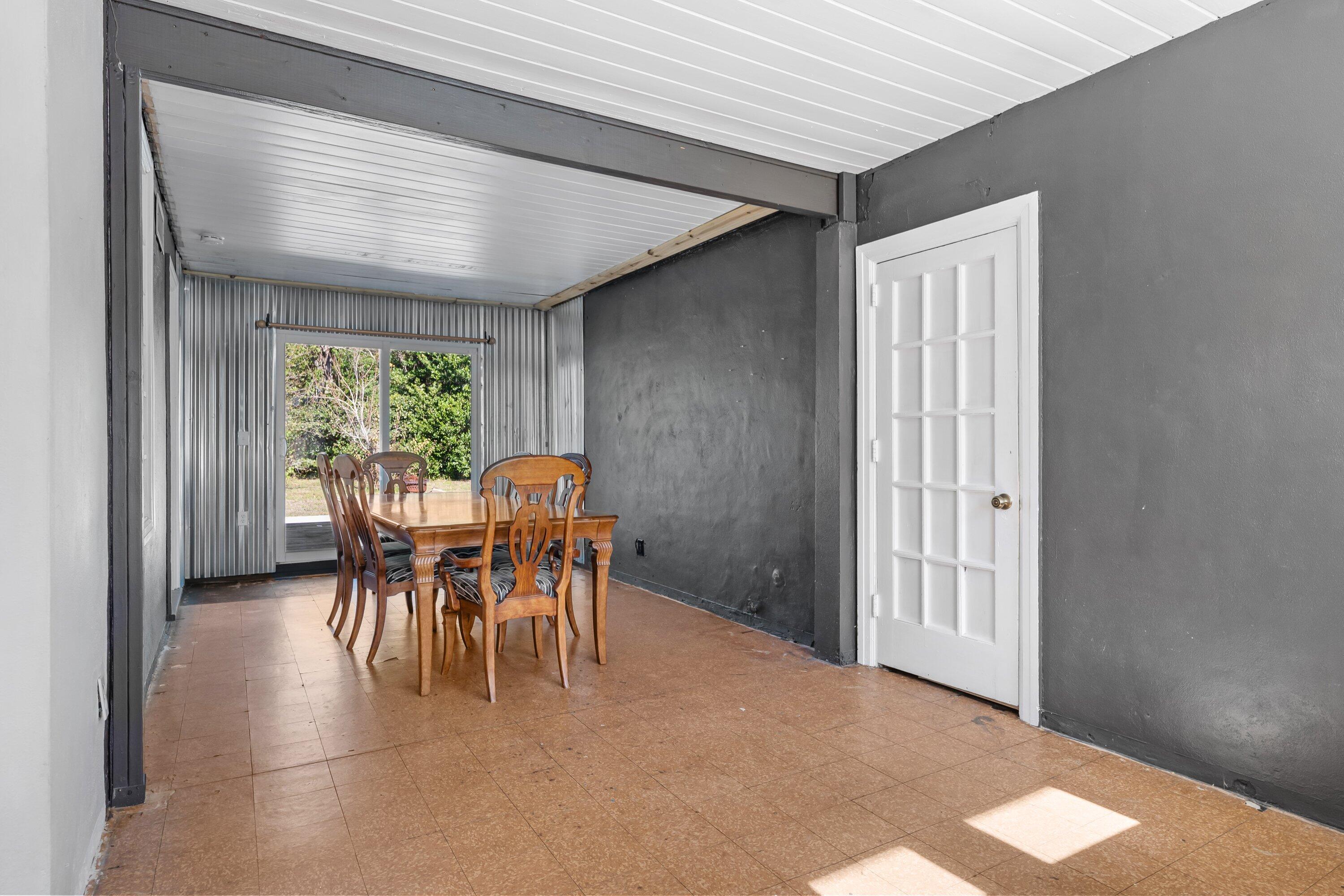 ELLIOTTS POINT 4TH ADDN - Residential