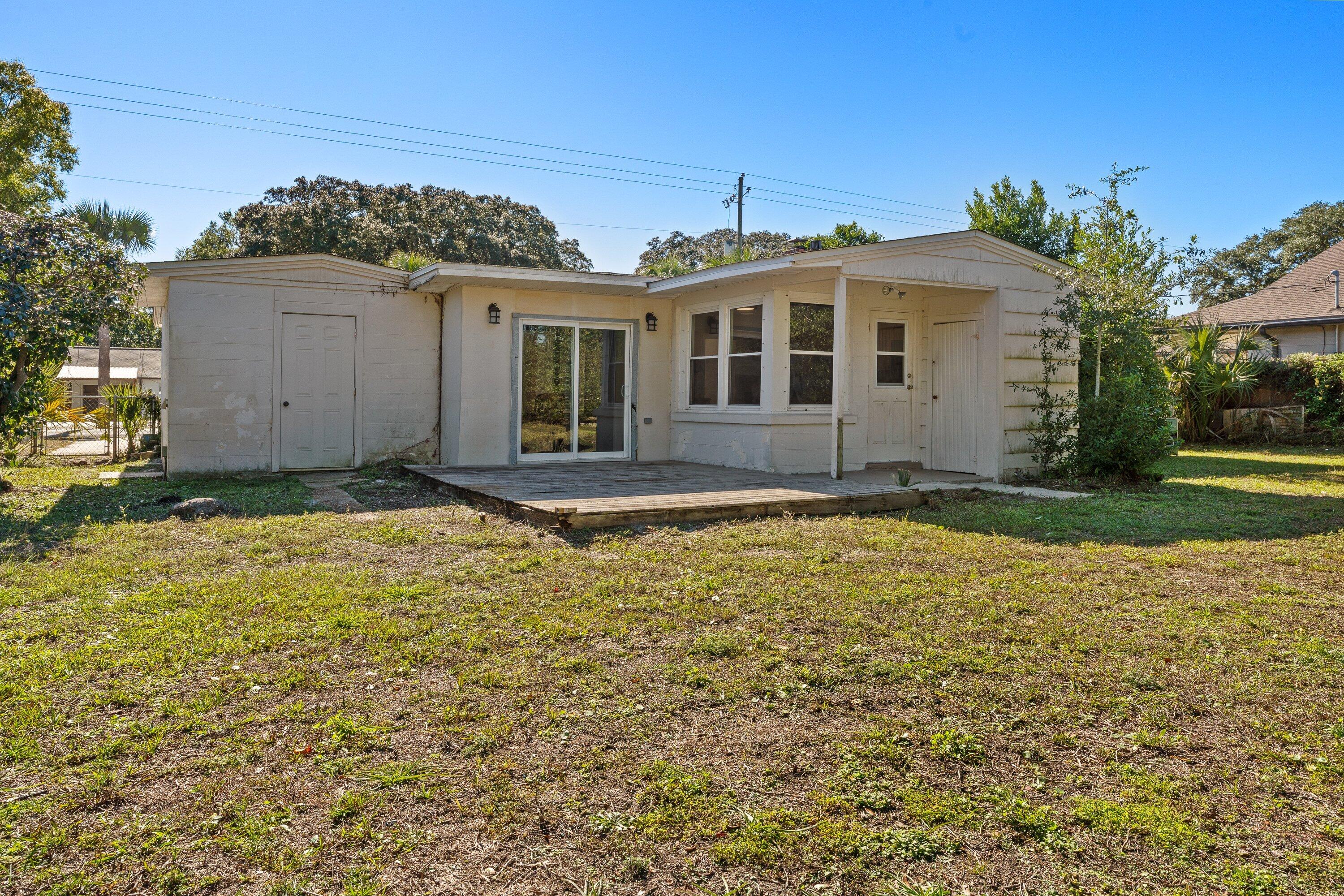 ELLIOTTS POINT 4TH ADDN - Residential