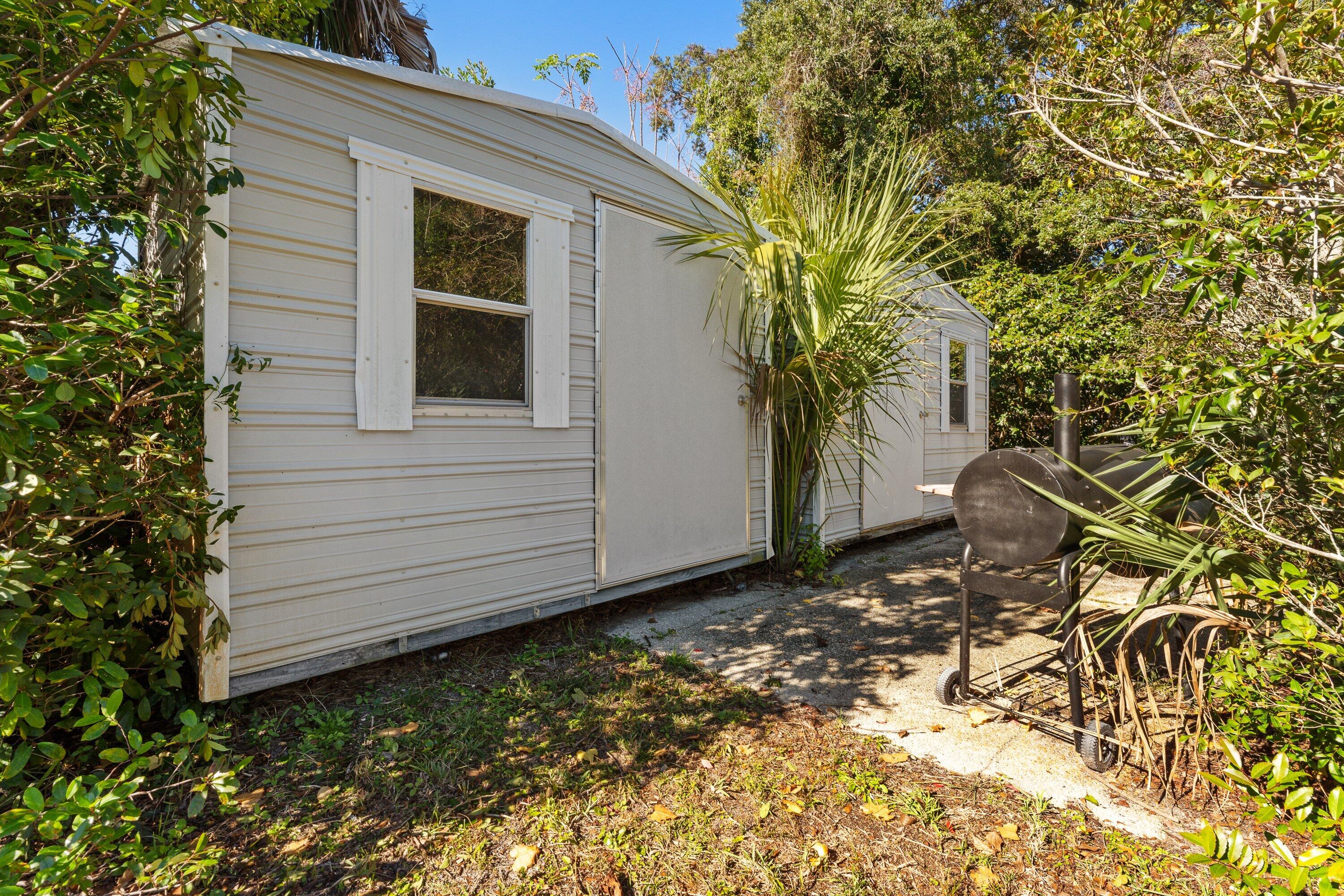 ELLIOTTS POINT 4TH ADDN - Residential