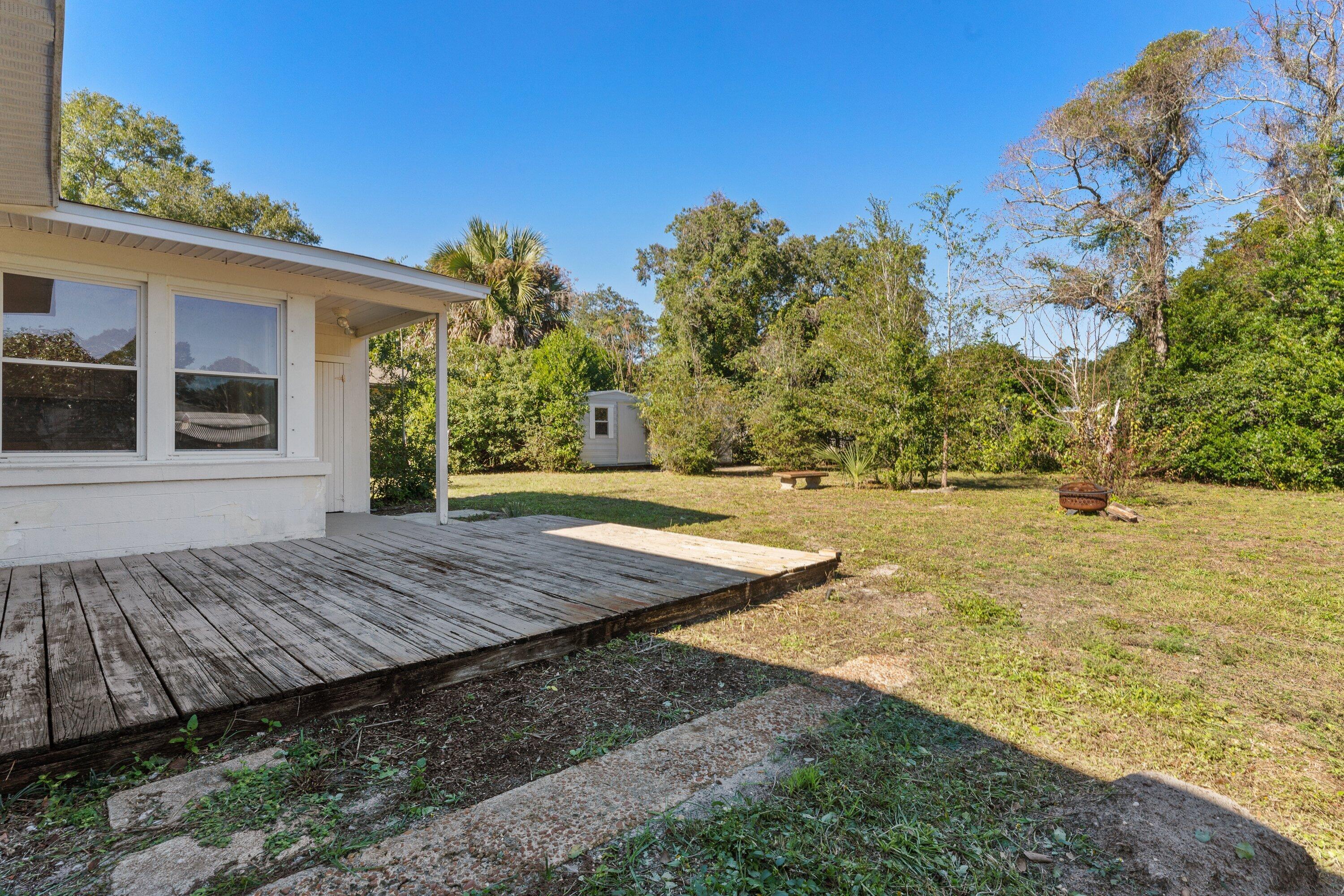 ELLIOTTS POINT 4TH ADDN - Residential