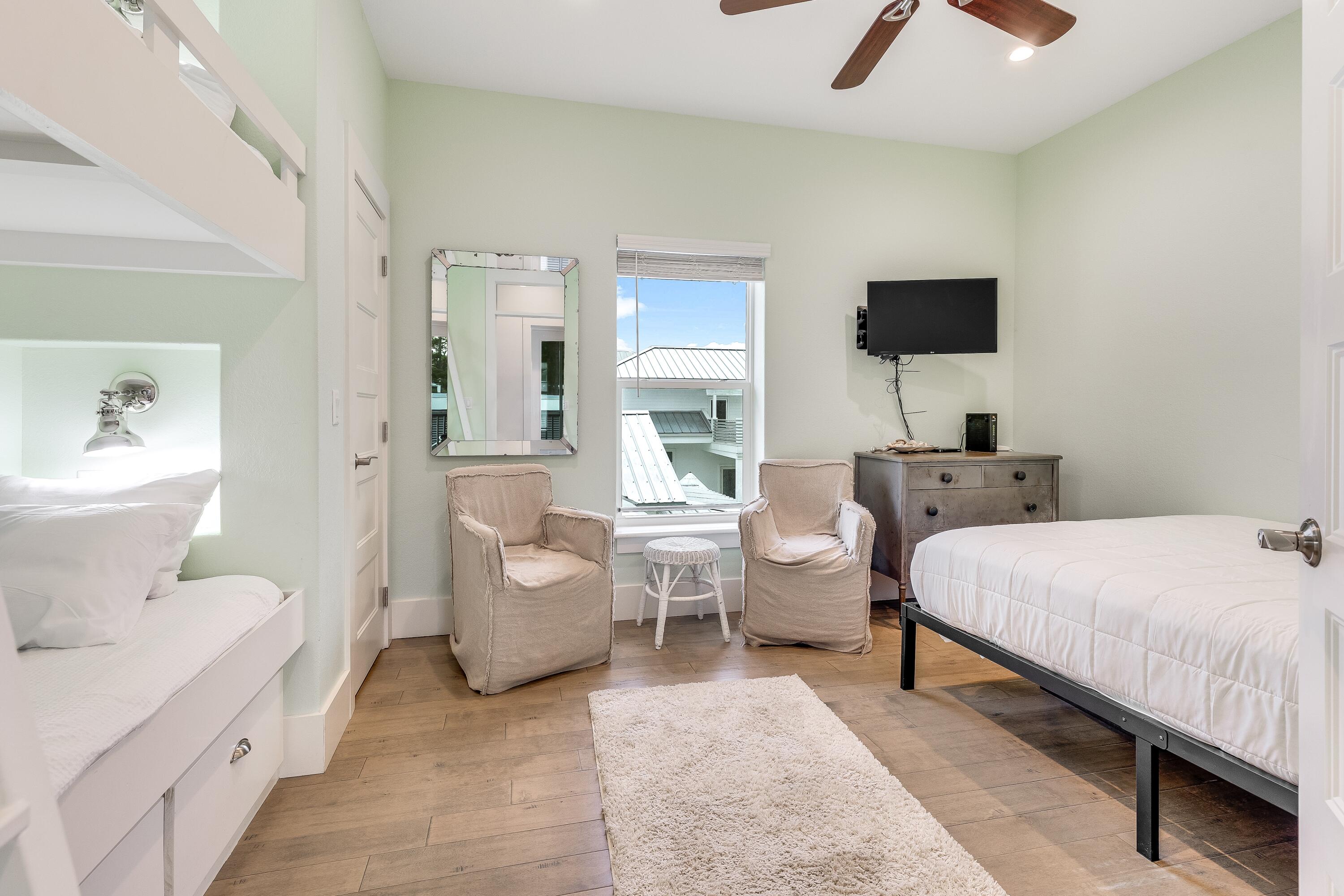 GULF SHORE MANOR-SEAGROVE - Residential