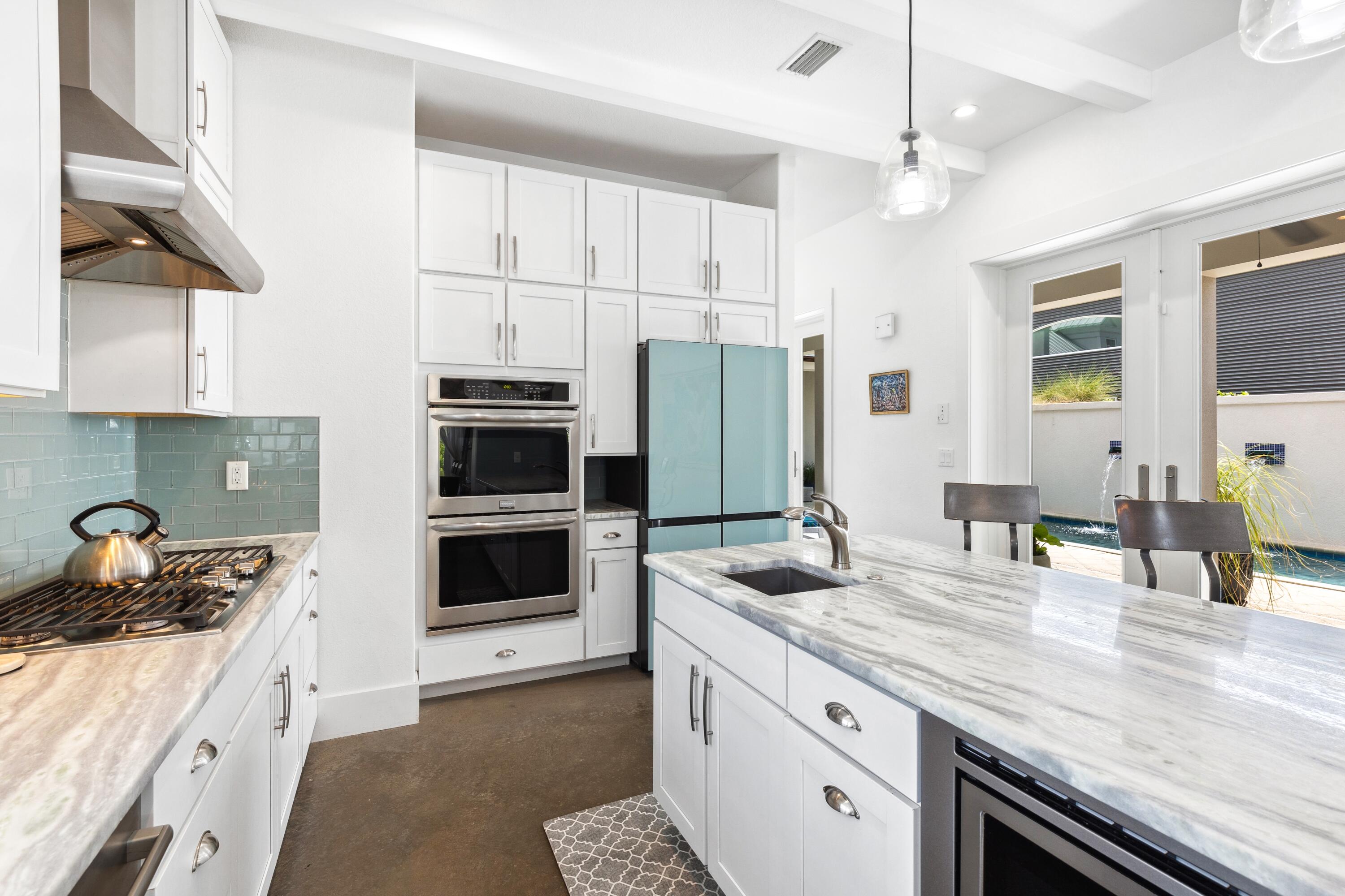 GULF SHORE MANOR-SEAGROVE - Residential