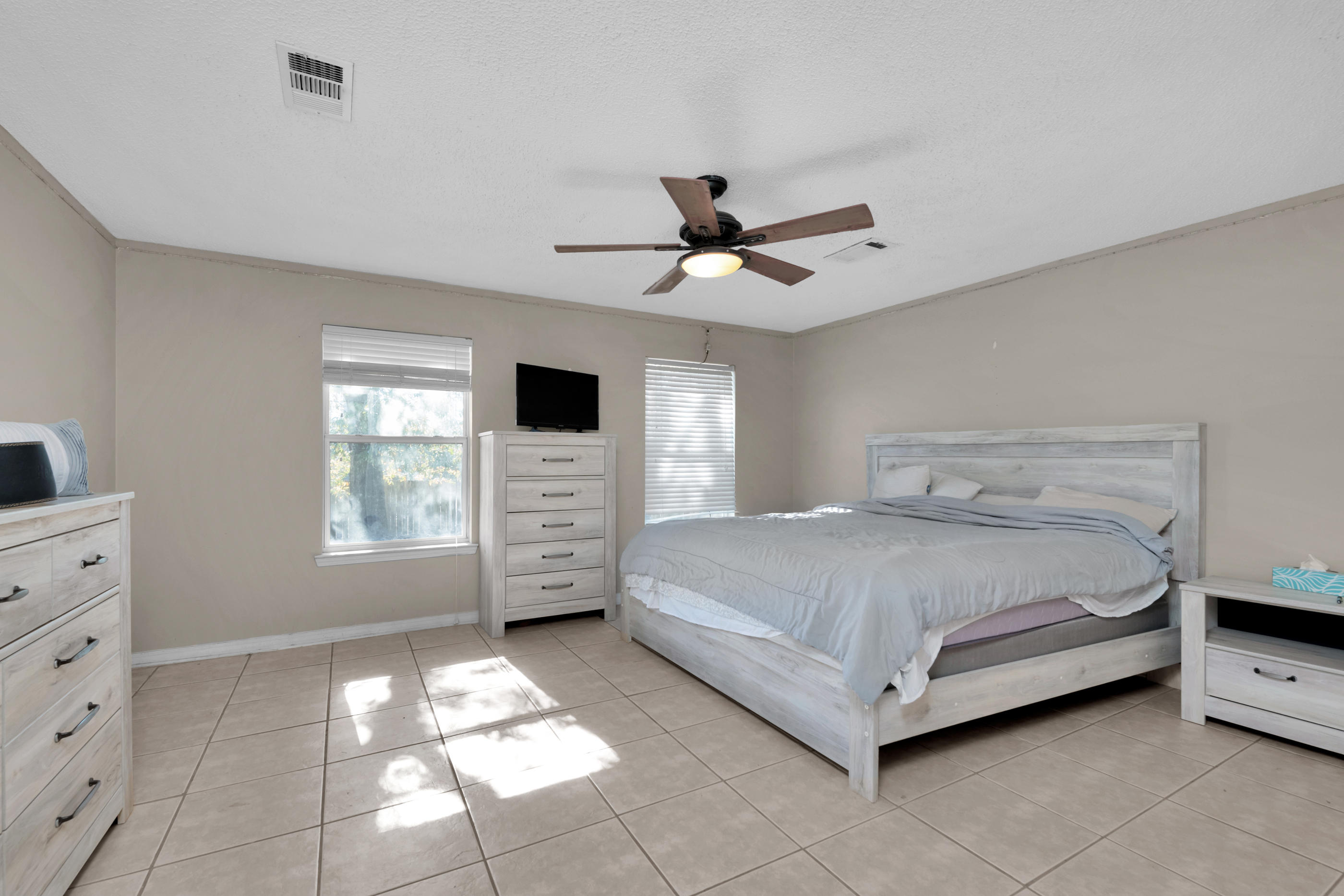 COUNTRYVIEW ESTATES 8TH ADDN - Residential