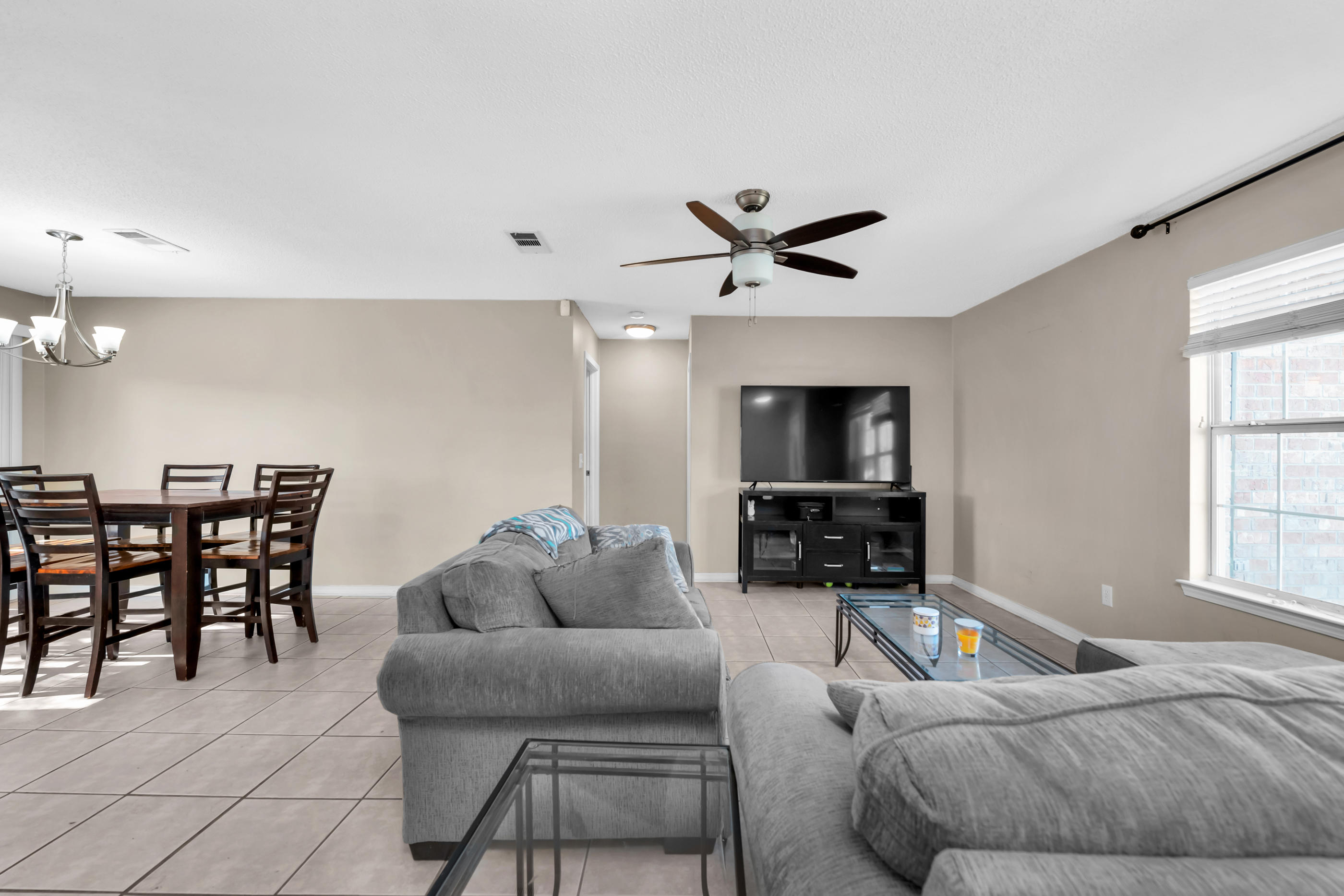 COUNTRYVIEW ESTATES 8TH ADDN - Residential