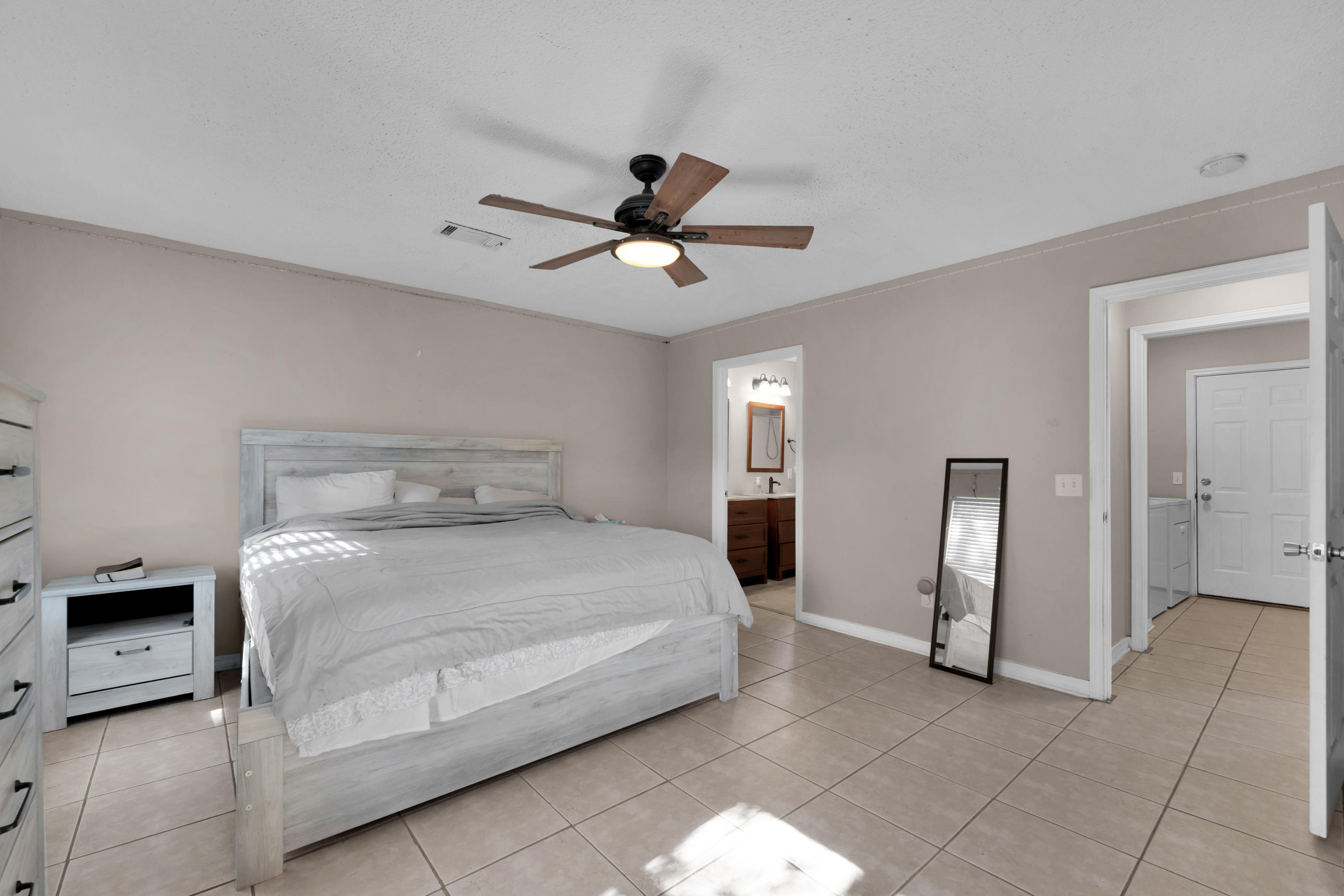 COUNTRYVIEW ESTATES 8TH ADDN - Residential