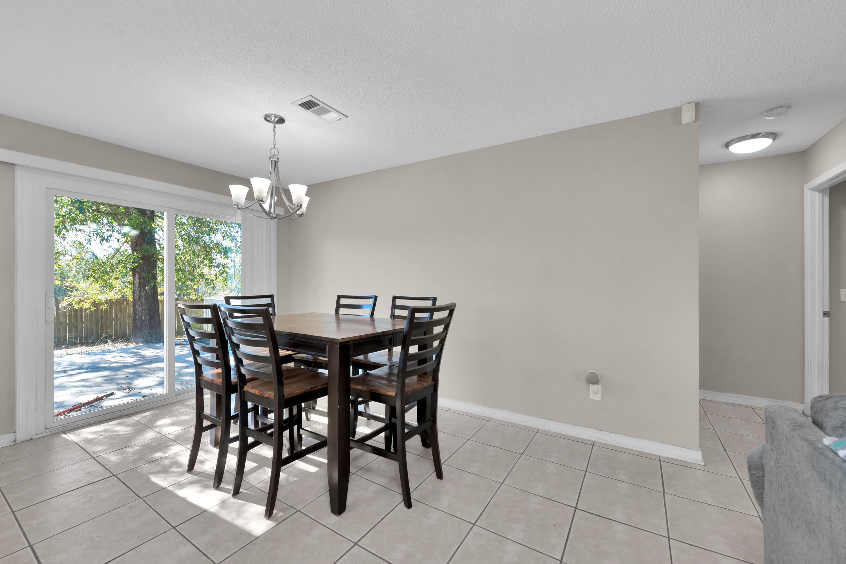 COUNTRYVIEW ESTATES 8TH ADDN - Residential