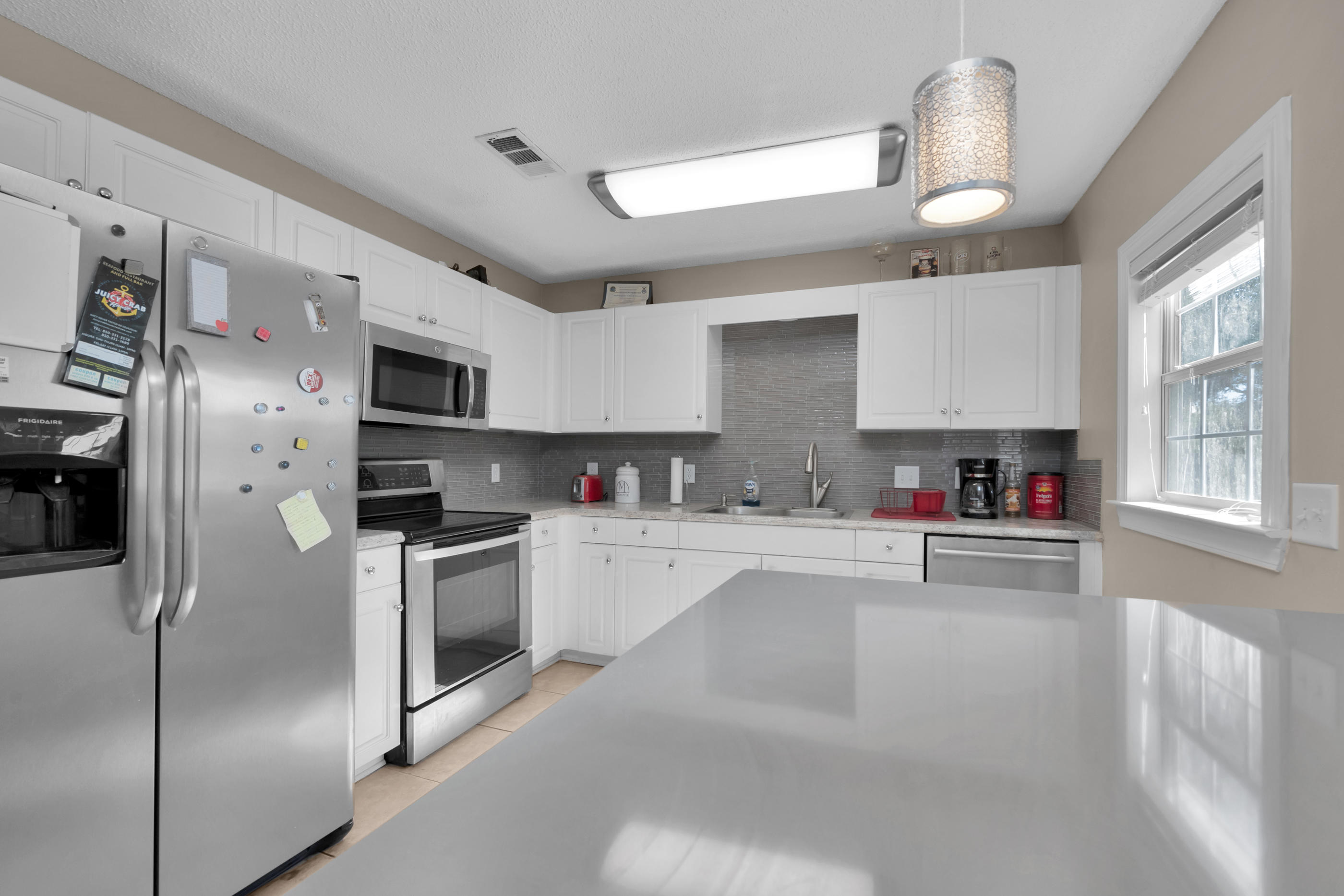 COUNTRYVIEW ESTATES 8TH ADDN - Residential