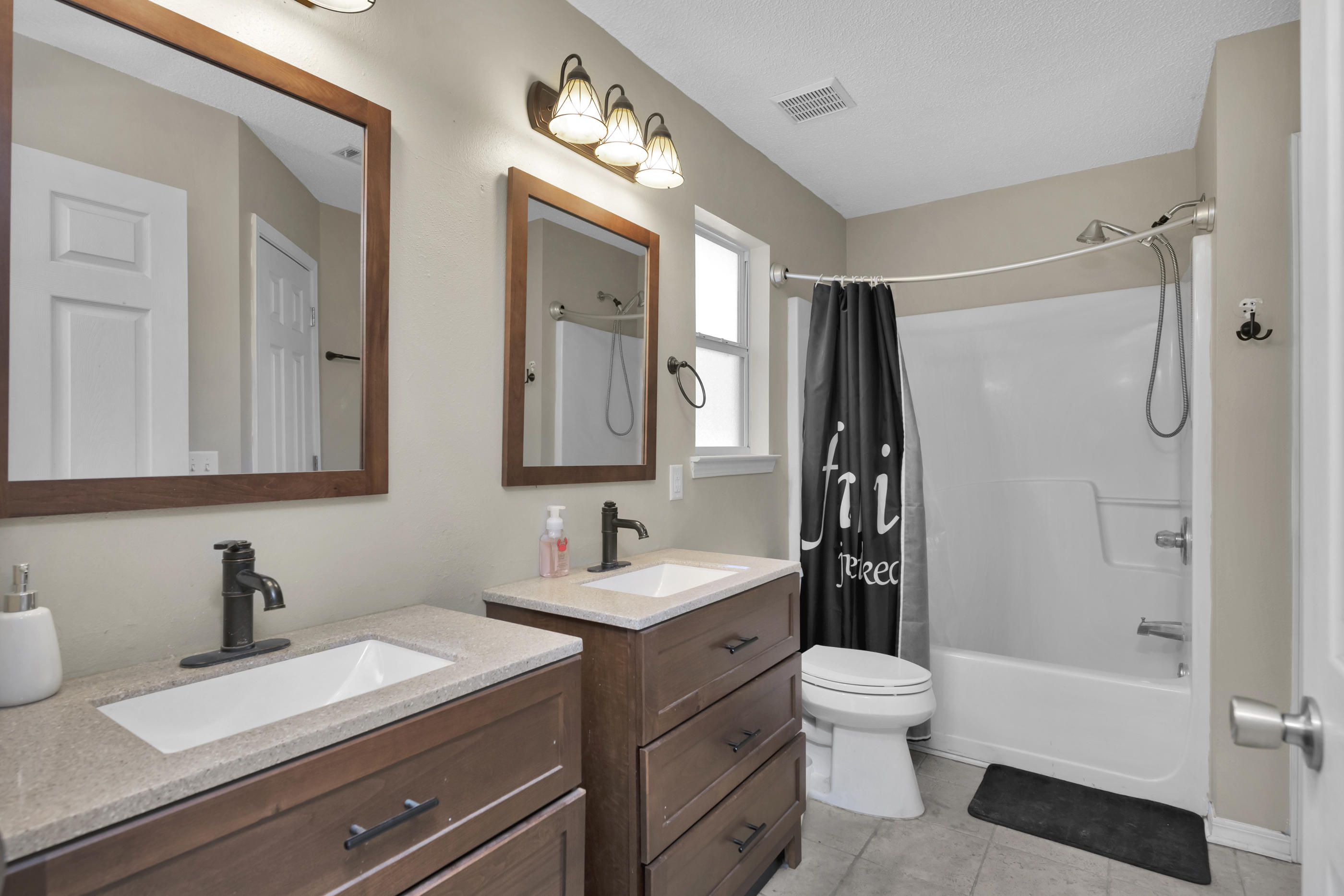 COUNTRYVIEW ESTATES 8TH ADDN - Residential