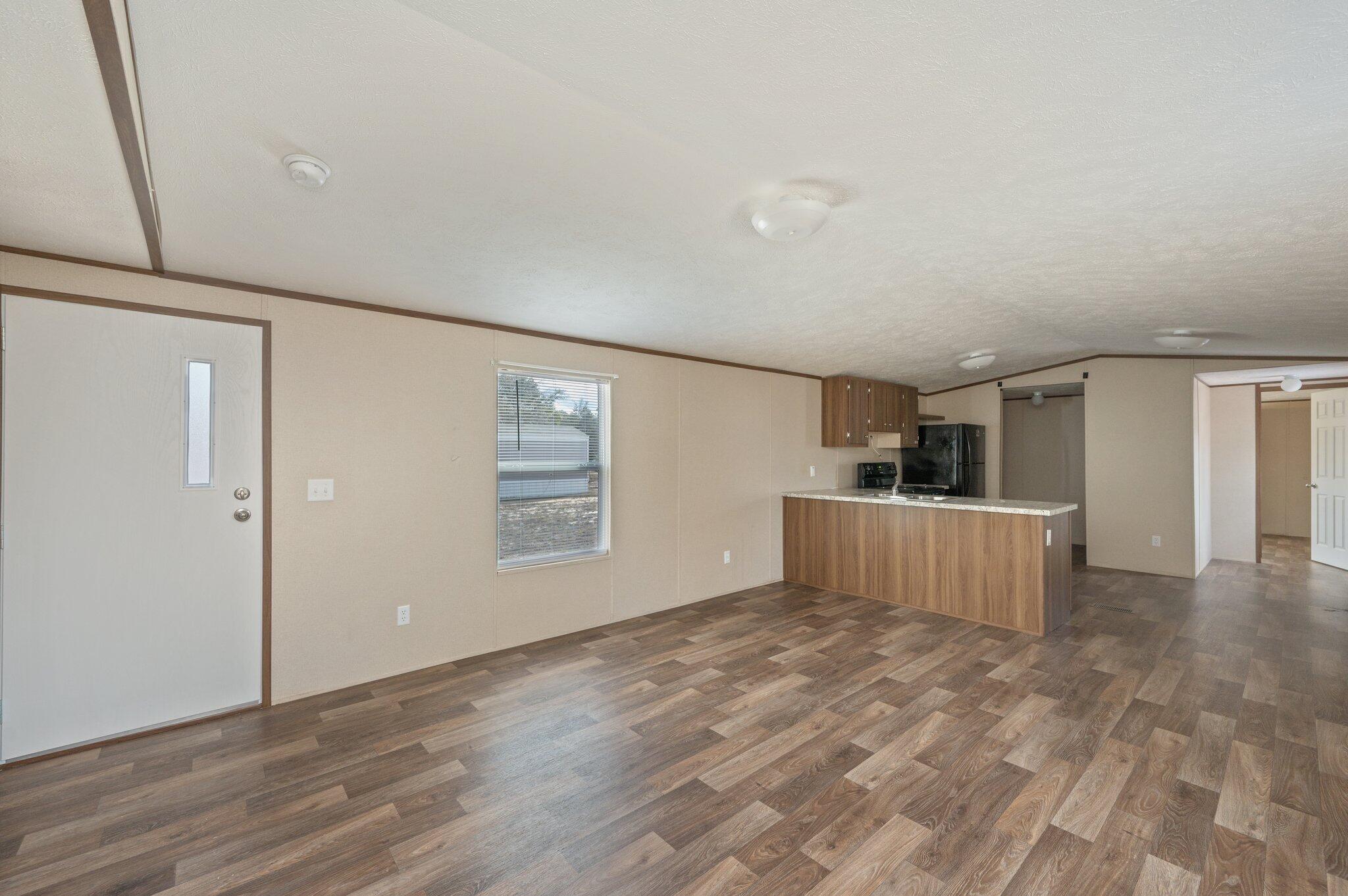 THE PINES S/D LOT 31 BLK 10 - Residential