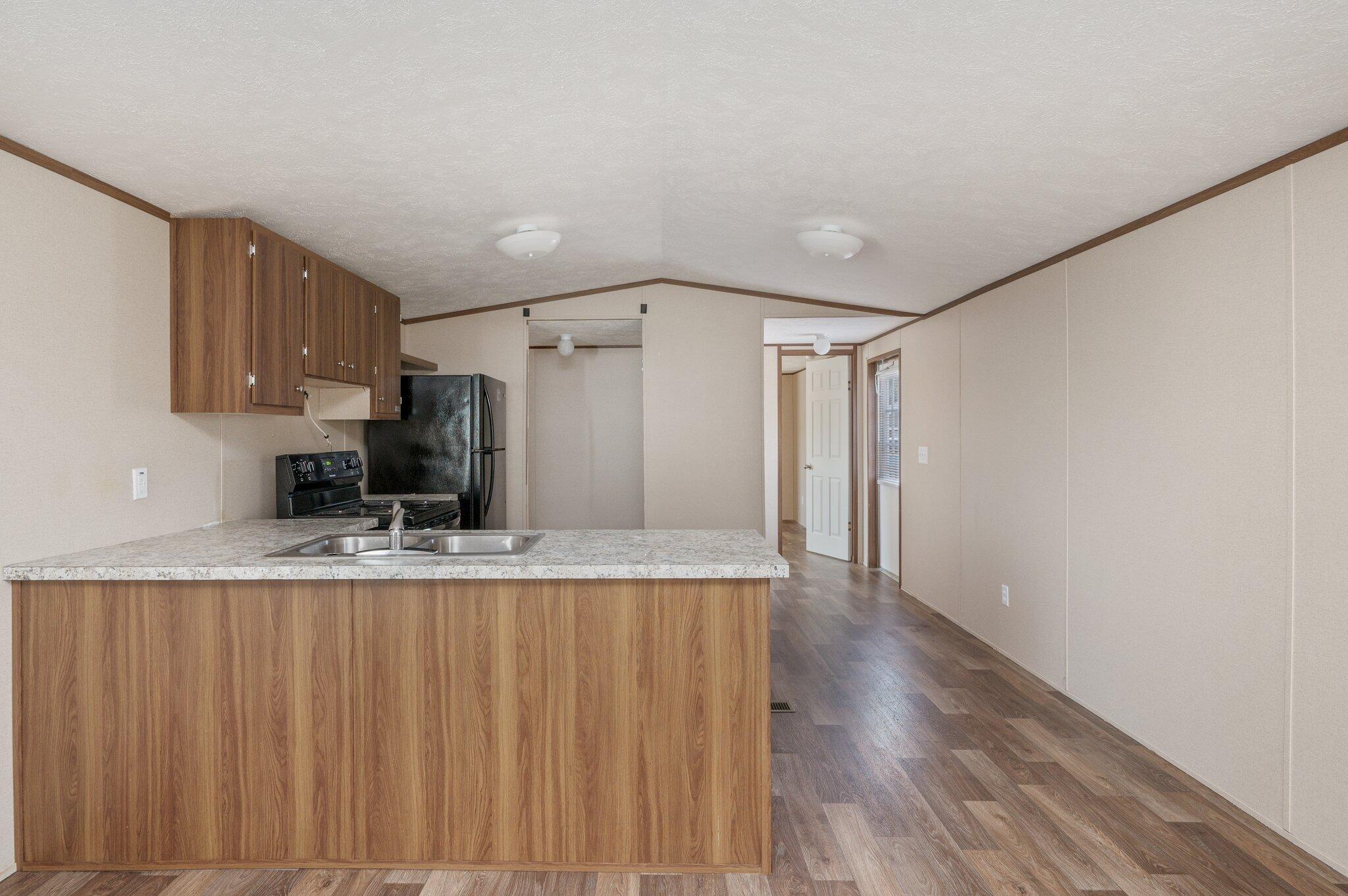 THE PINES S/D LOT 31 BLK 10 - Residential