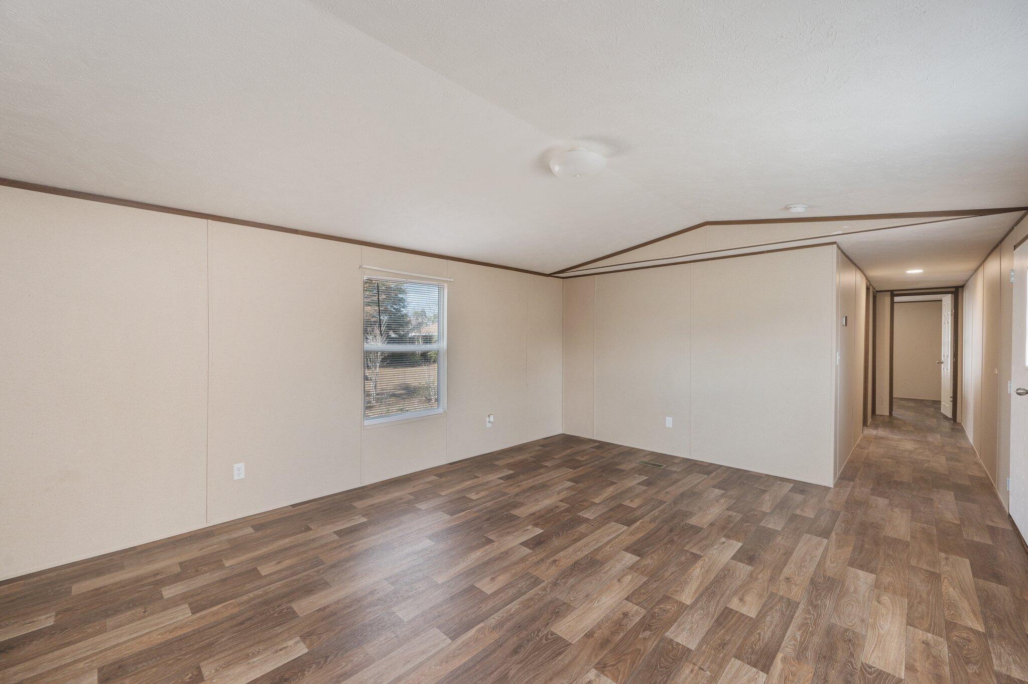 THE PINES S/D LOT 31 BLK 10 - Residential