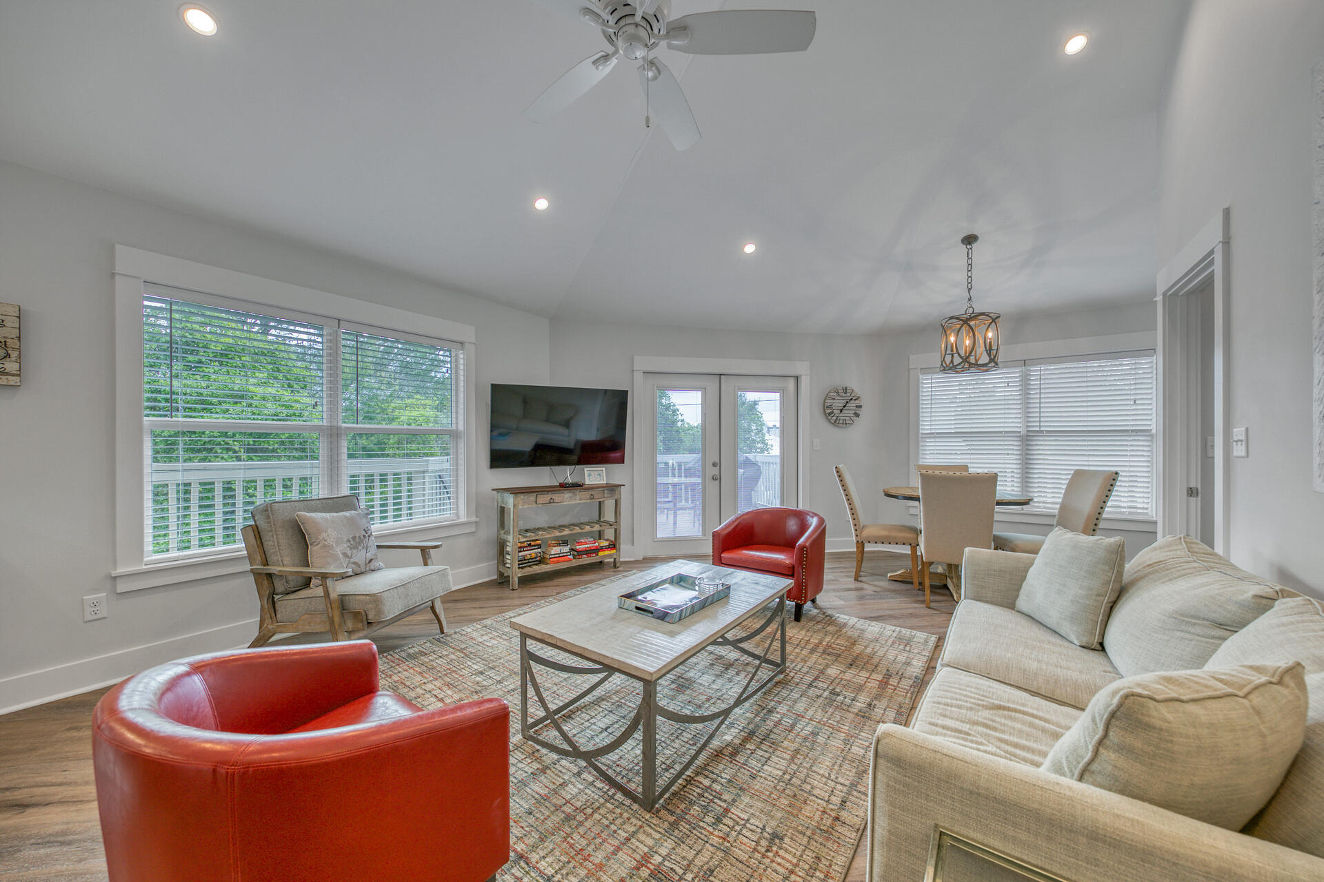 BLUE MOUNTAIN BEACH - Residential