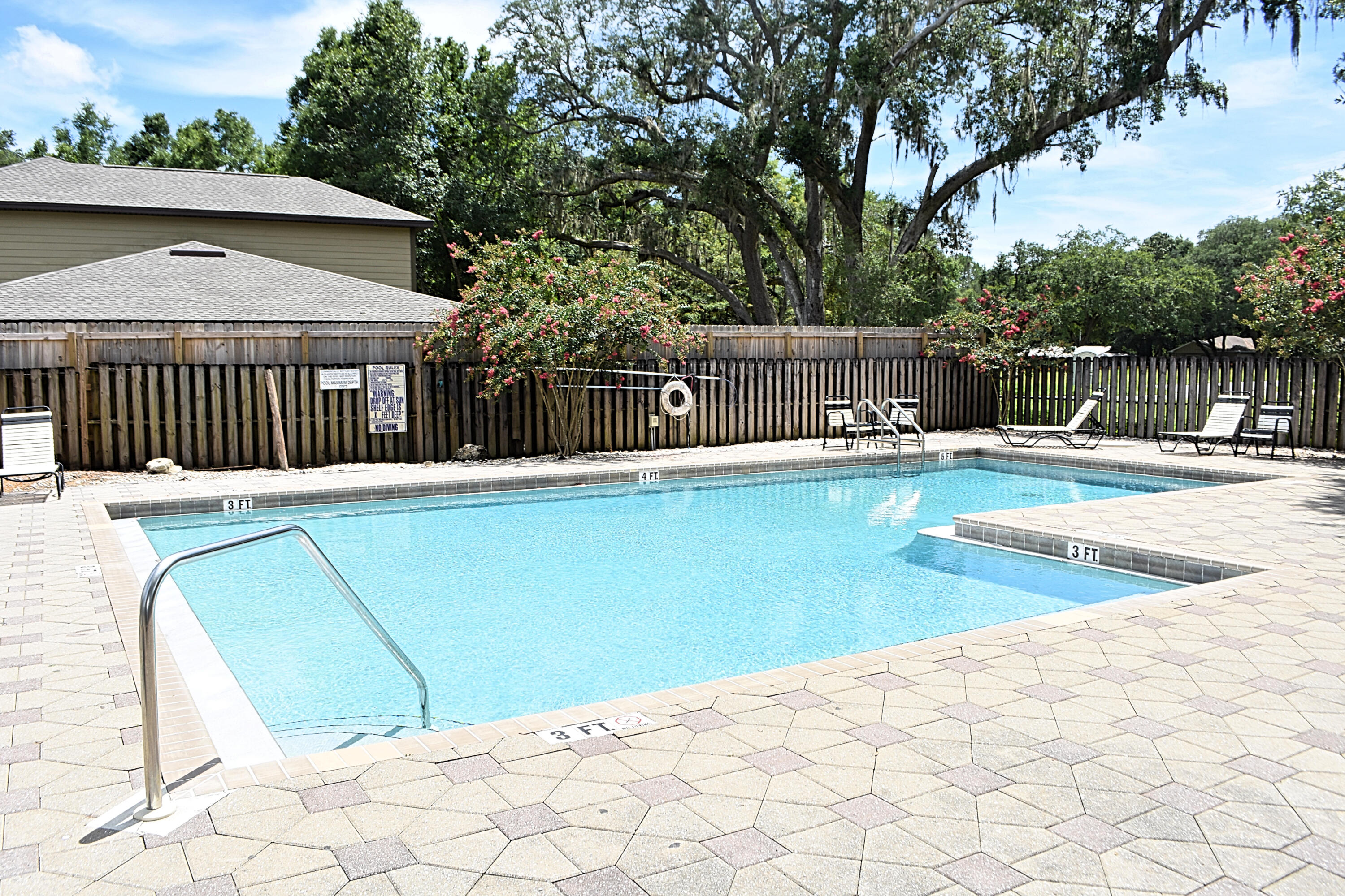 CANOPIES OF FREEPORT - Residential