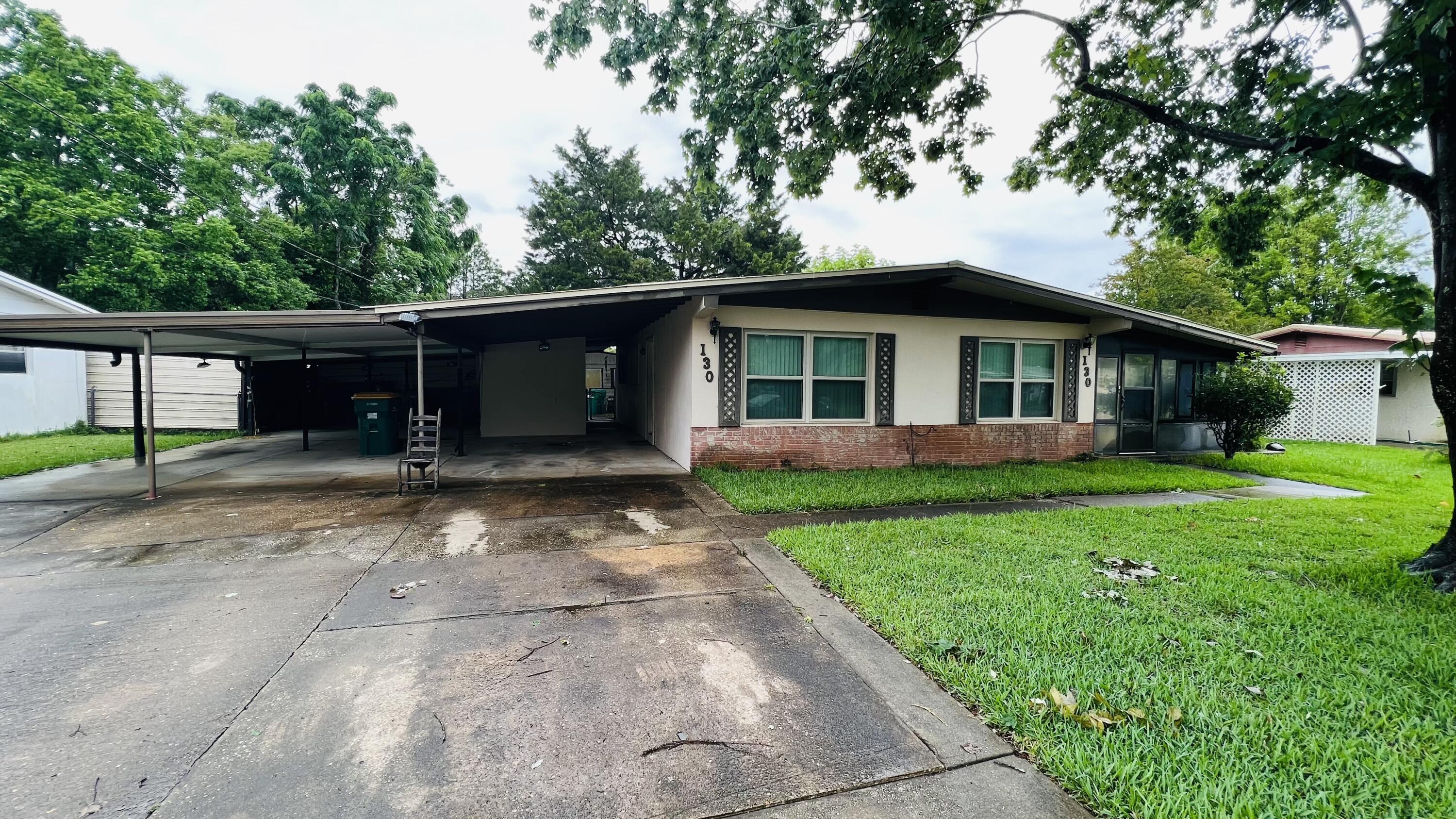 OAK TREE PARK - Residential