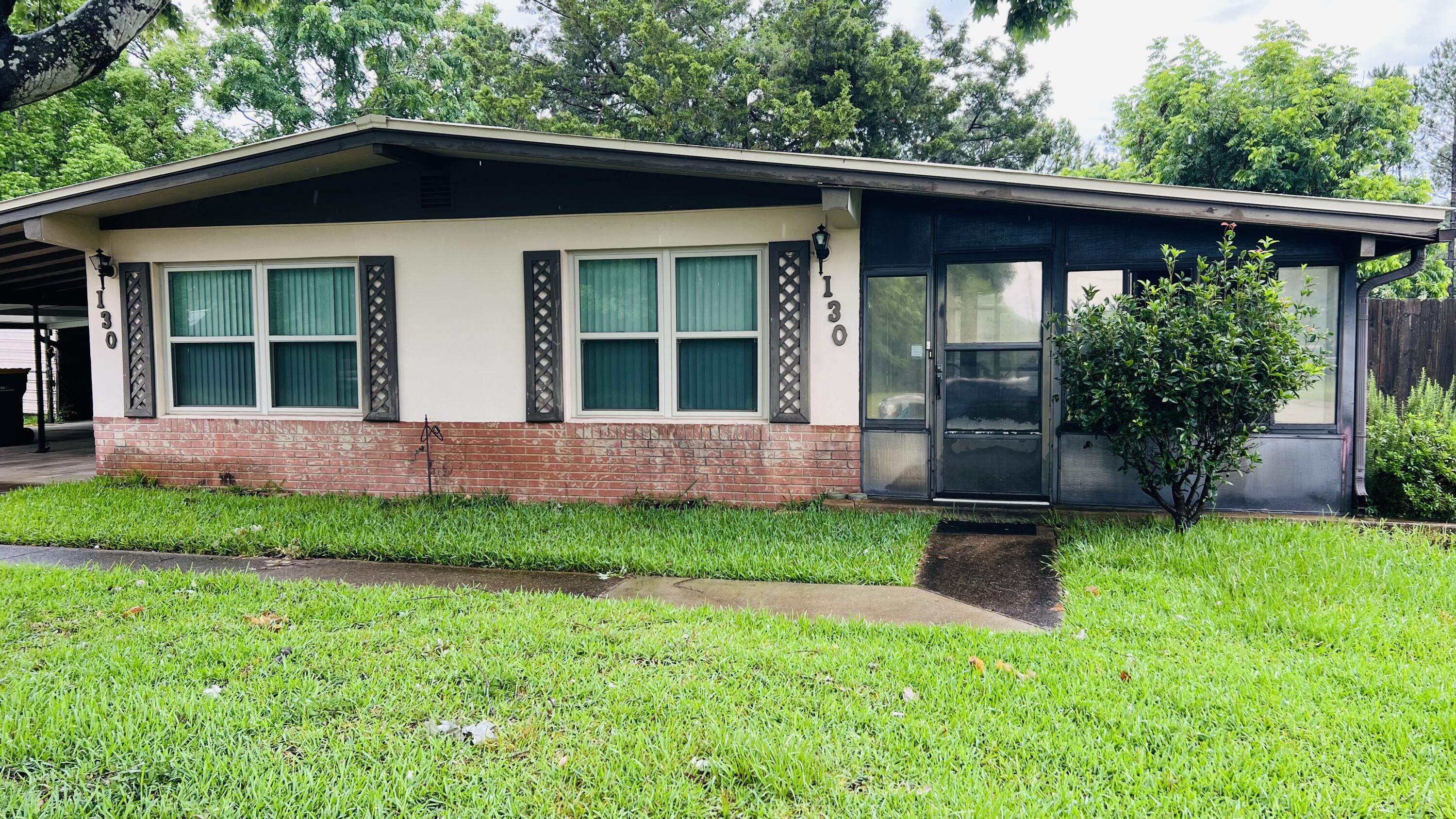 OAK TREE PARK - Residential