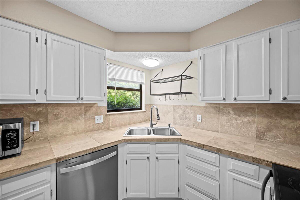 VALPARAISO PINECREST 6 - Residential