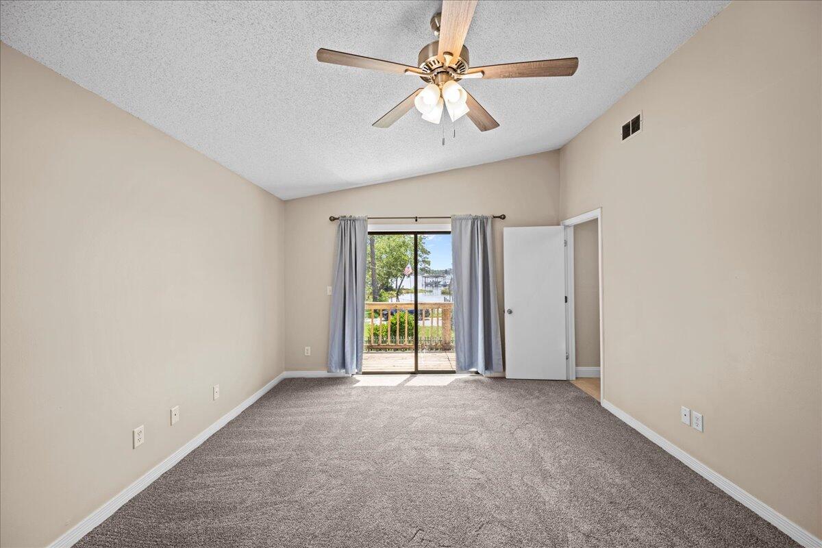 VALPARAISO PINECREST 6 - Residential