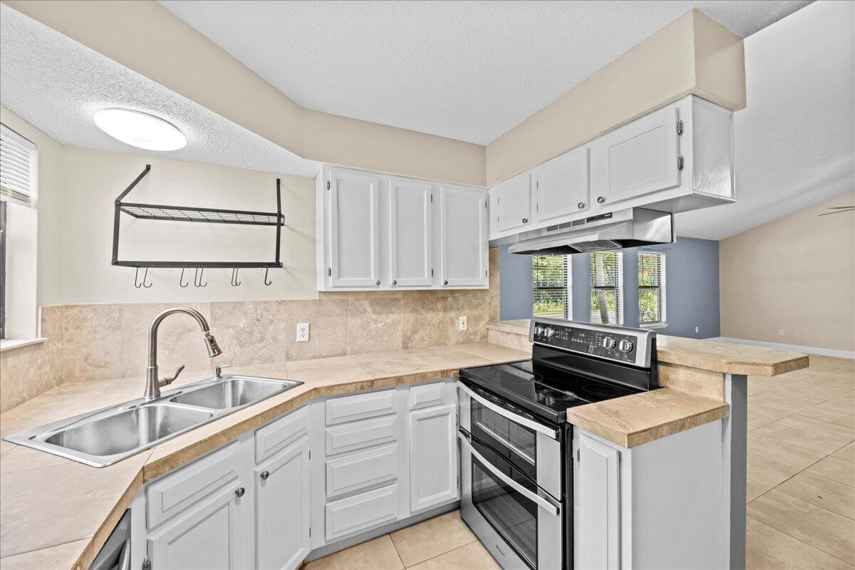 VALPARAISO PINECREST 6 - Residential