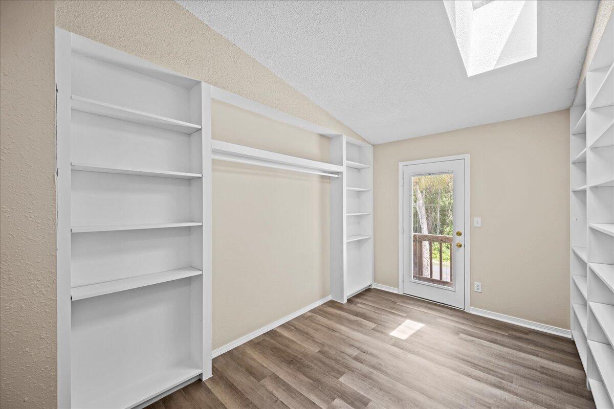 VALPARAISO PINECREST 6 - Residential