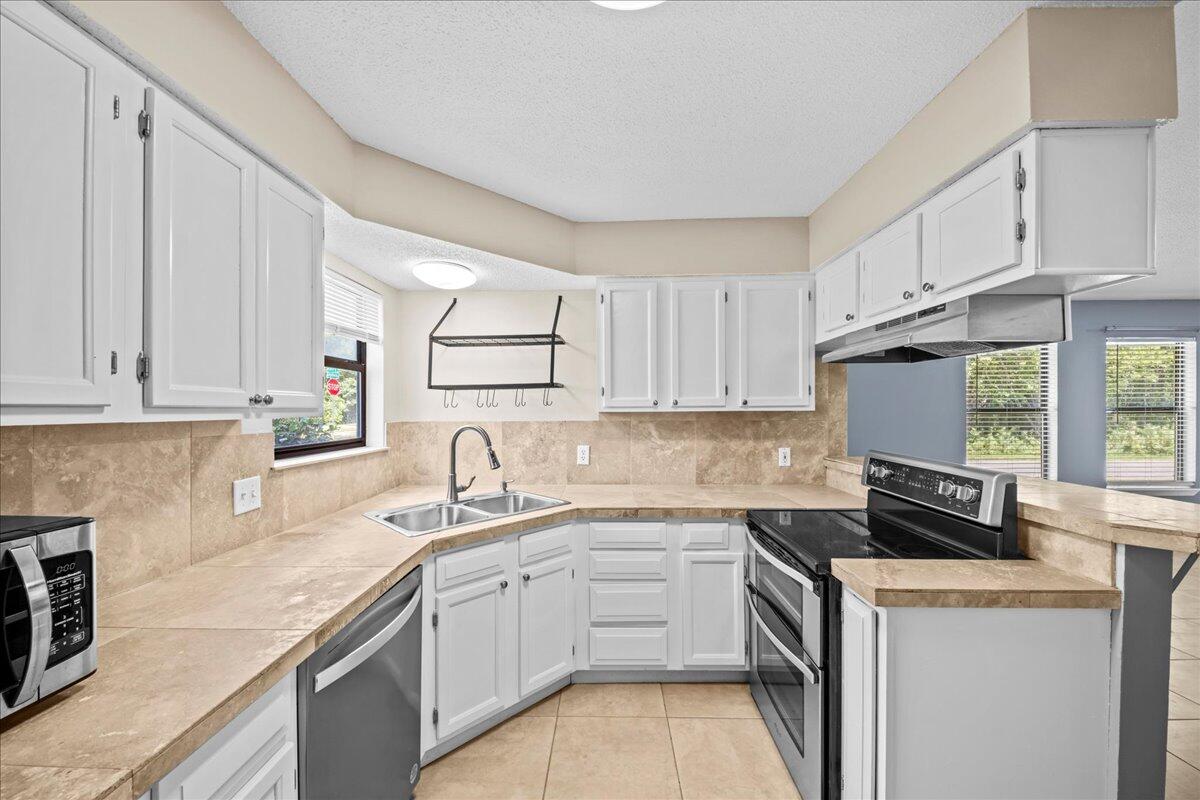 VALPARAISO PINECREST 6 - Residential