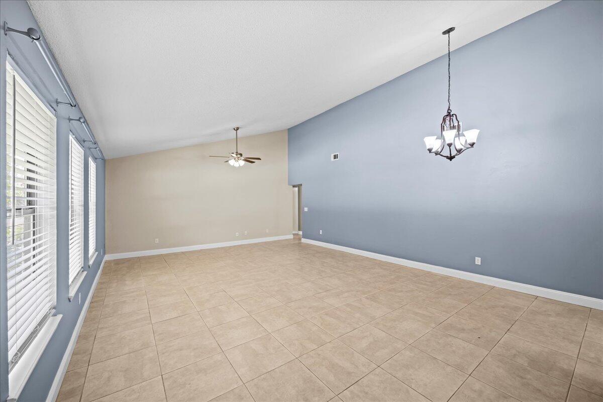 VALPARAISO PINECREST 6 - Residential