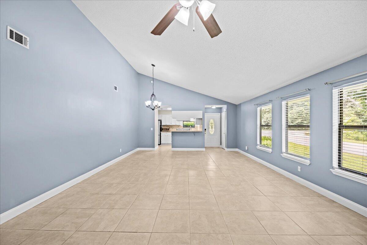 VALPARAISO PINECREST 6 - Residential