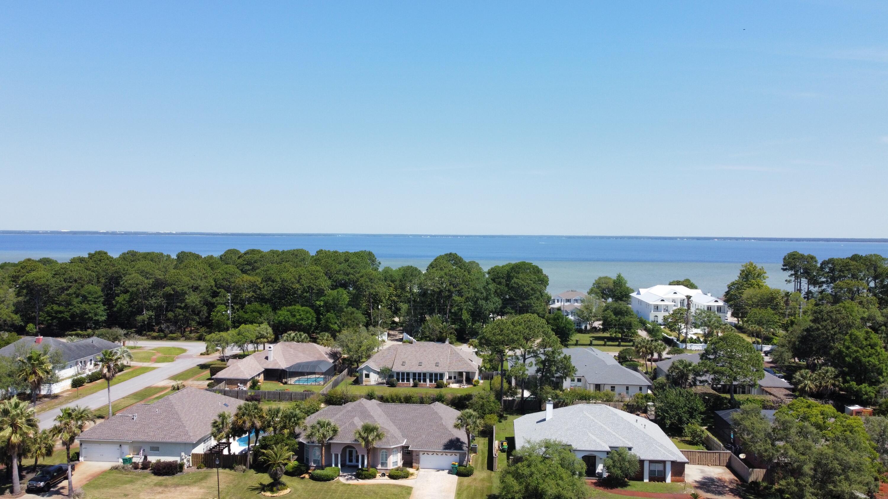 WINDSOR FOREST - Residential