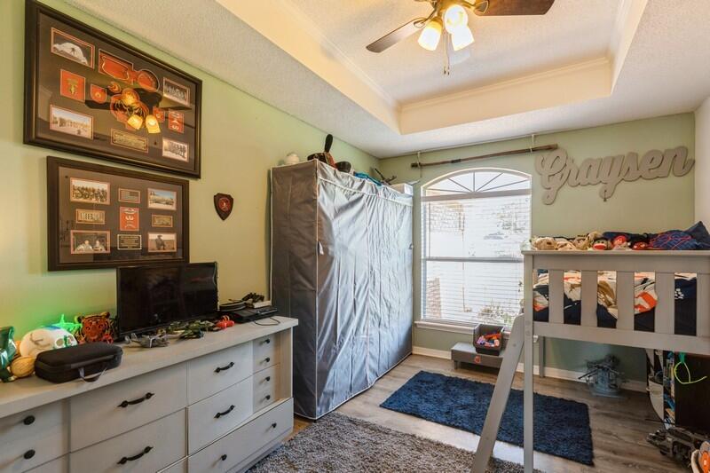 WINDSOR FOREST - Residential