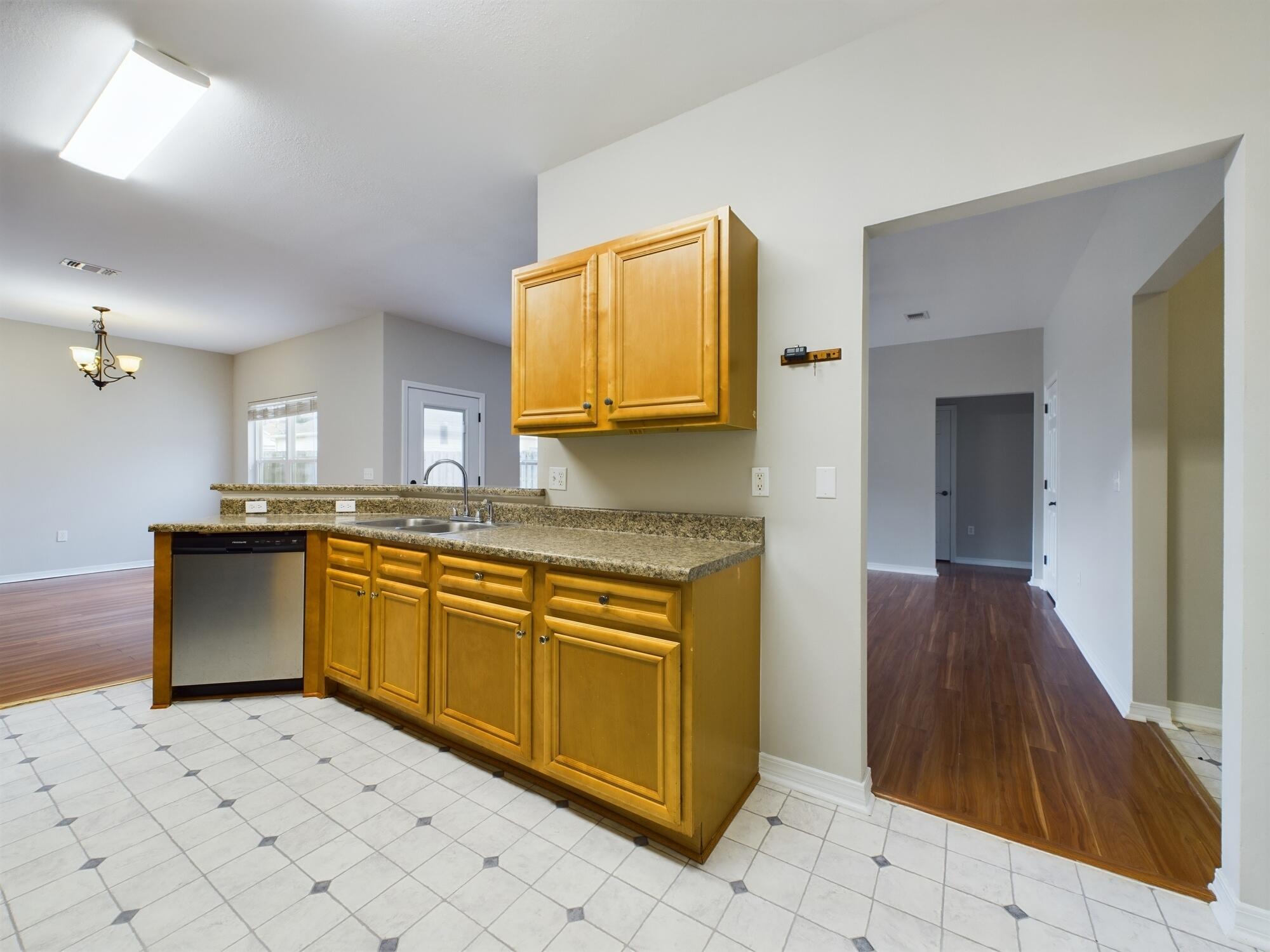HERITAGE MANOR - Residential