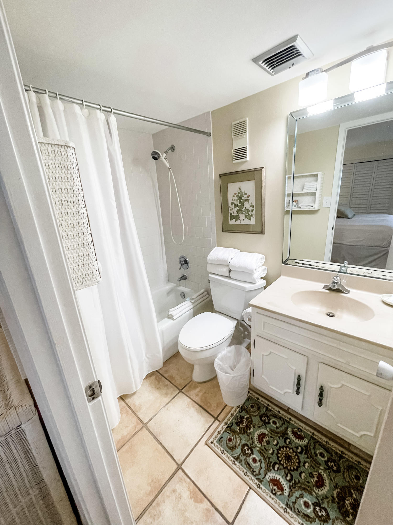 HOLIDAY SURF & RACQUET CLUB - Residential