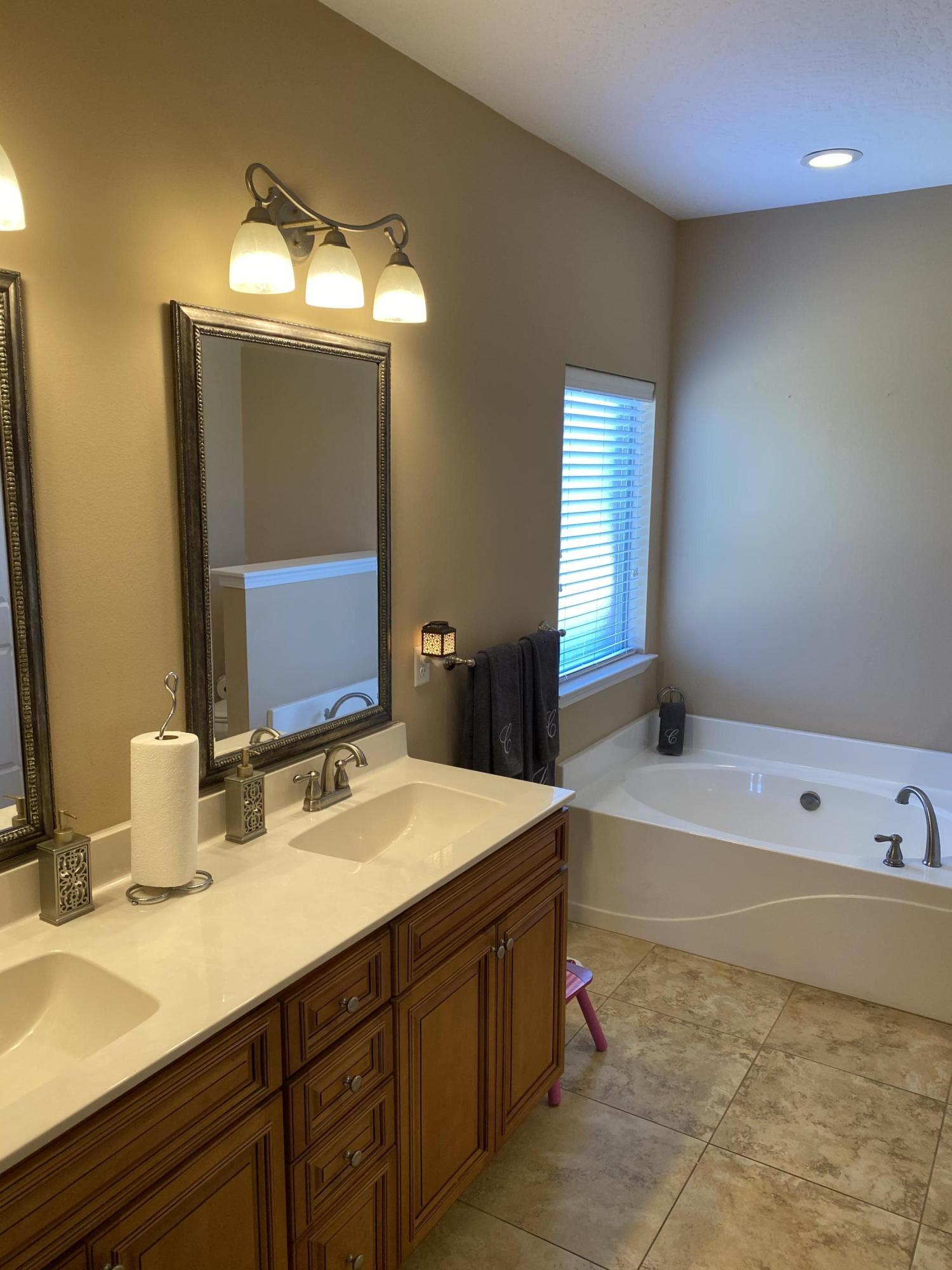 FOUR WINDS S/D - Residential