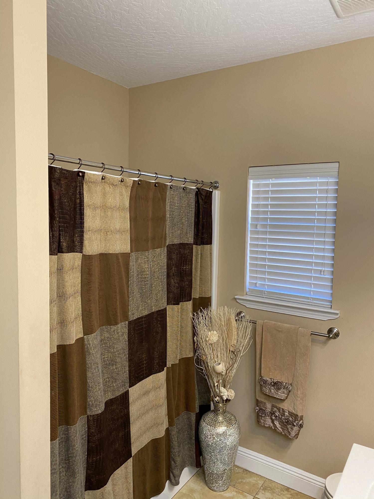 FOUR WINDS S/D - Residential